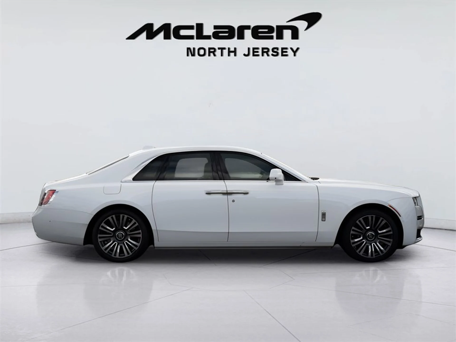 mph002_2907394979_image_4_5ca7916f24