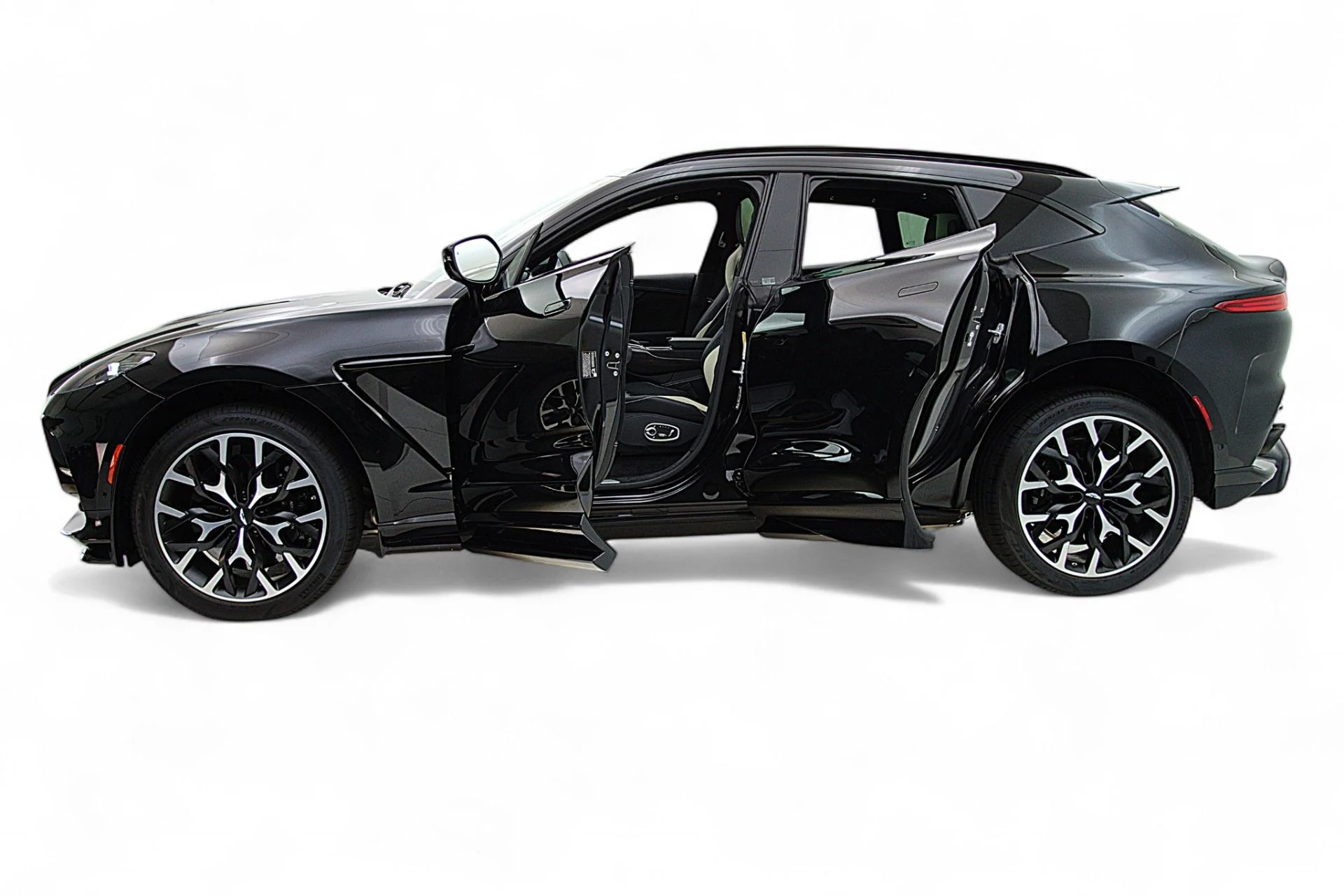 mph002_2914095273_Used_2023_Aston_Martin_DBX_707_6e5bad1c4a