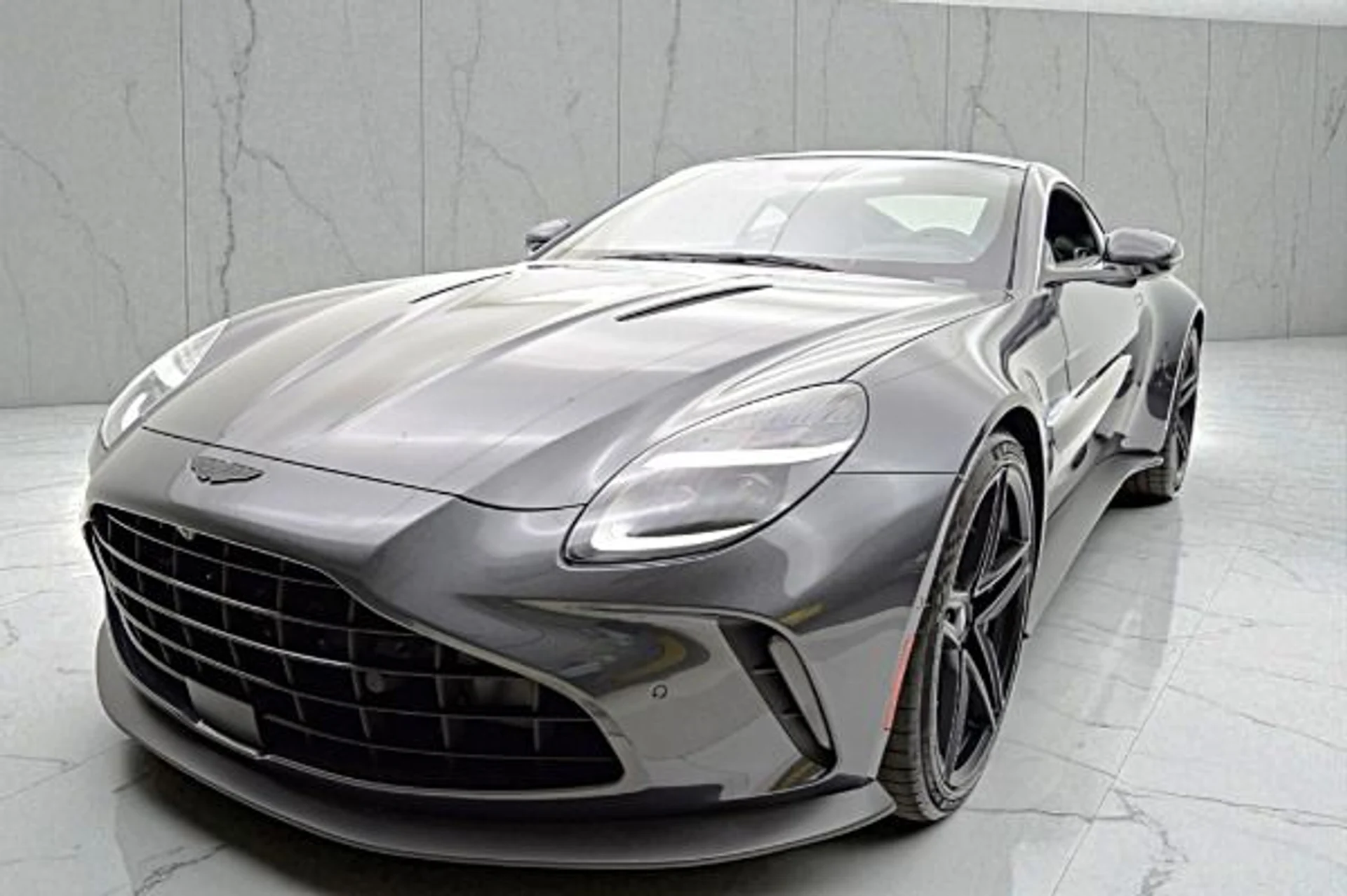 mph002_2917123021_Used_2025_Aston_Martin_Vantage_Coupe_4688a20758