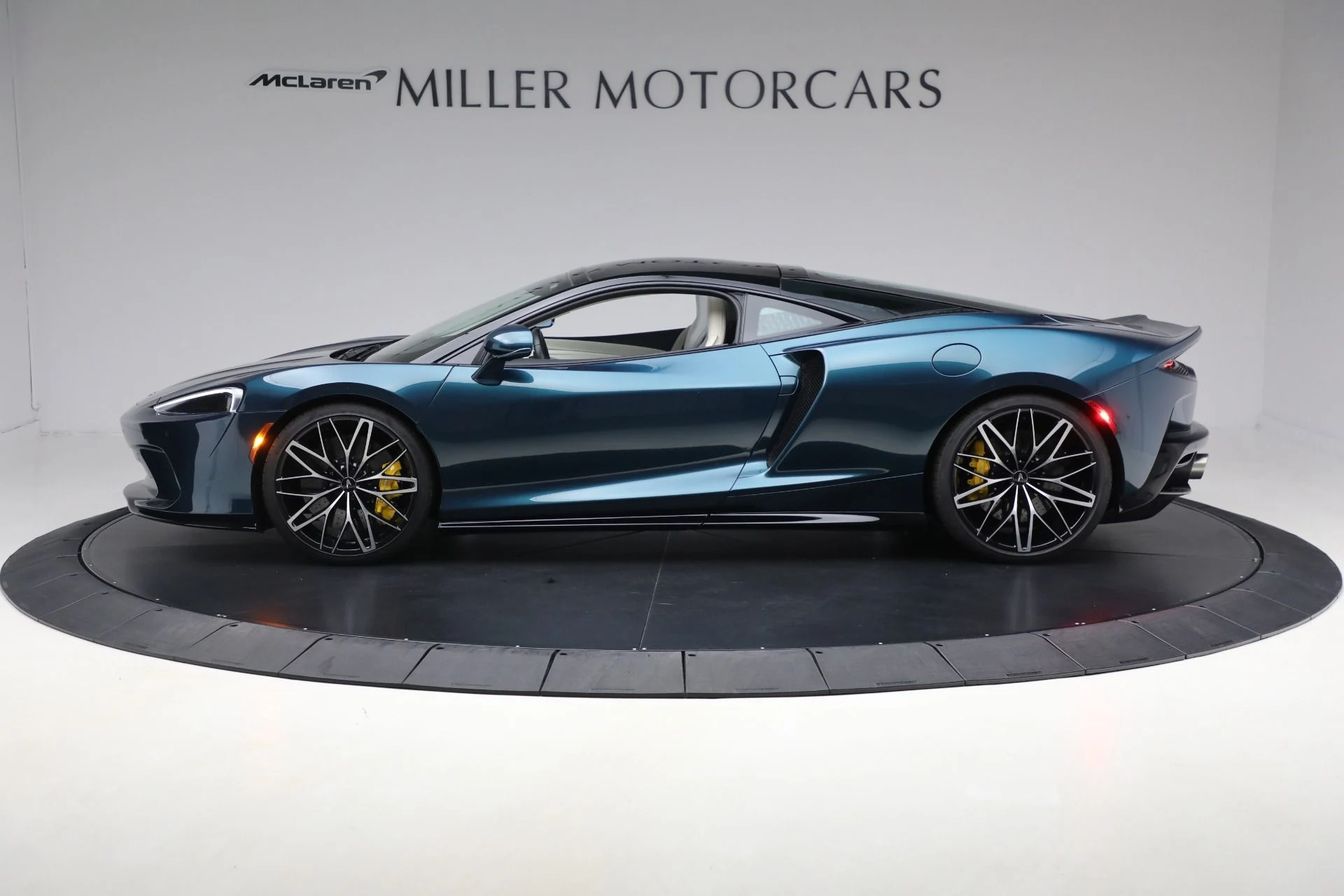 mph002_2918621334_Used_2023_Mc_Laren_GT_Luxe_2f25818bc7
