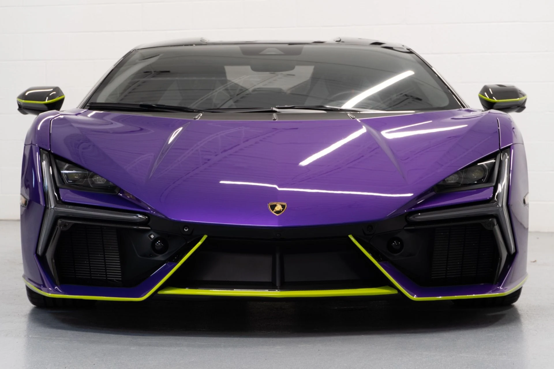 mph002_2926259984_Used_2024_Lamborghini_Revuelto_1739988848_40083bfcc1