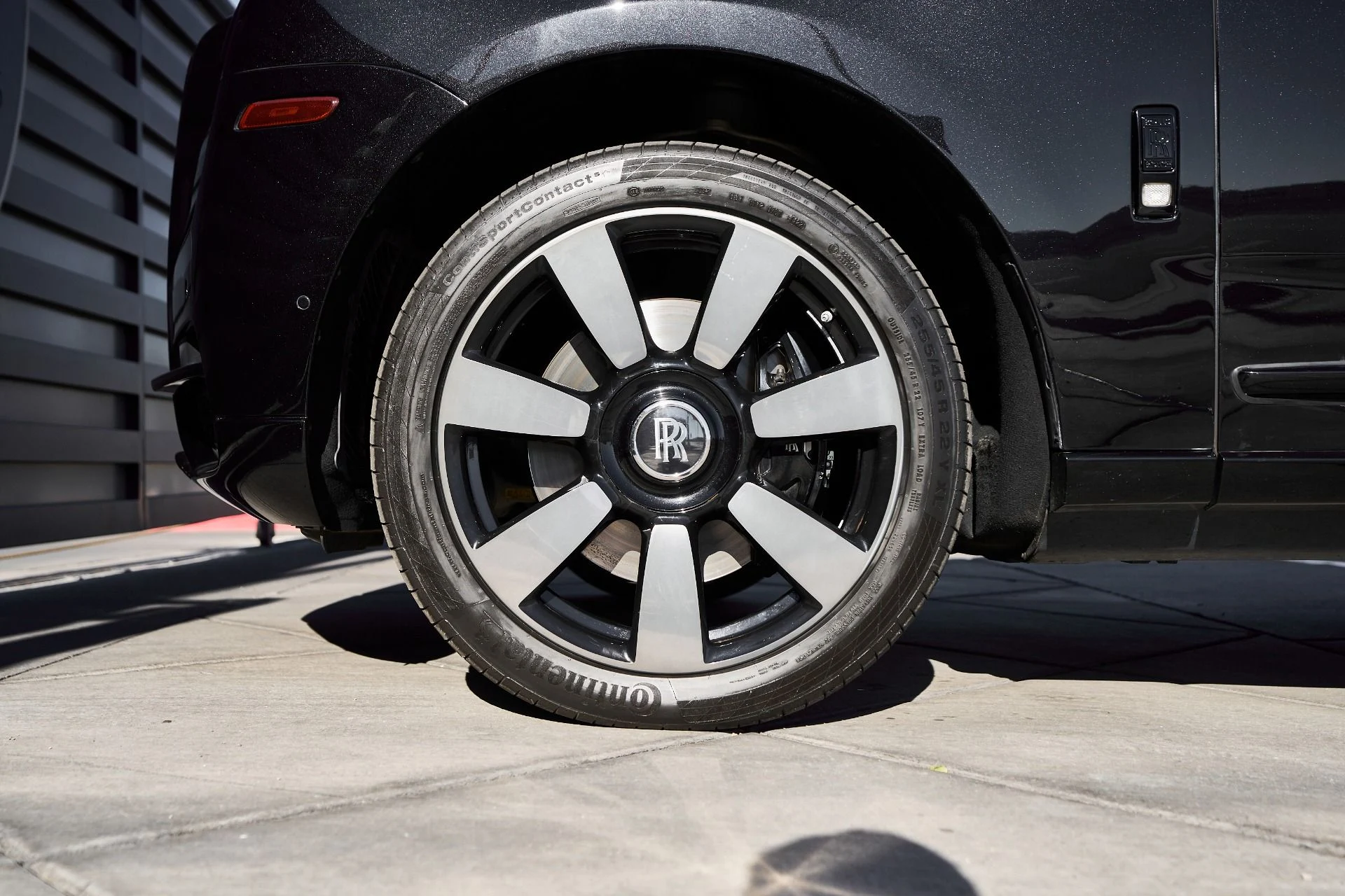 mph002_2938924606_Used_2019_Rolls_Royce_Cullinan_Base_1764382637_56bfd31f09