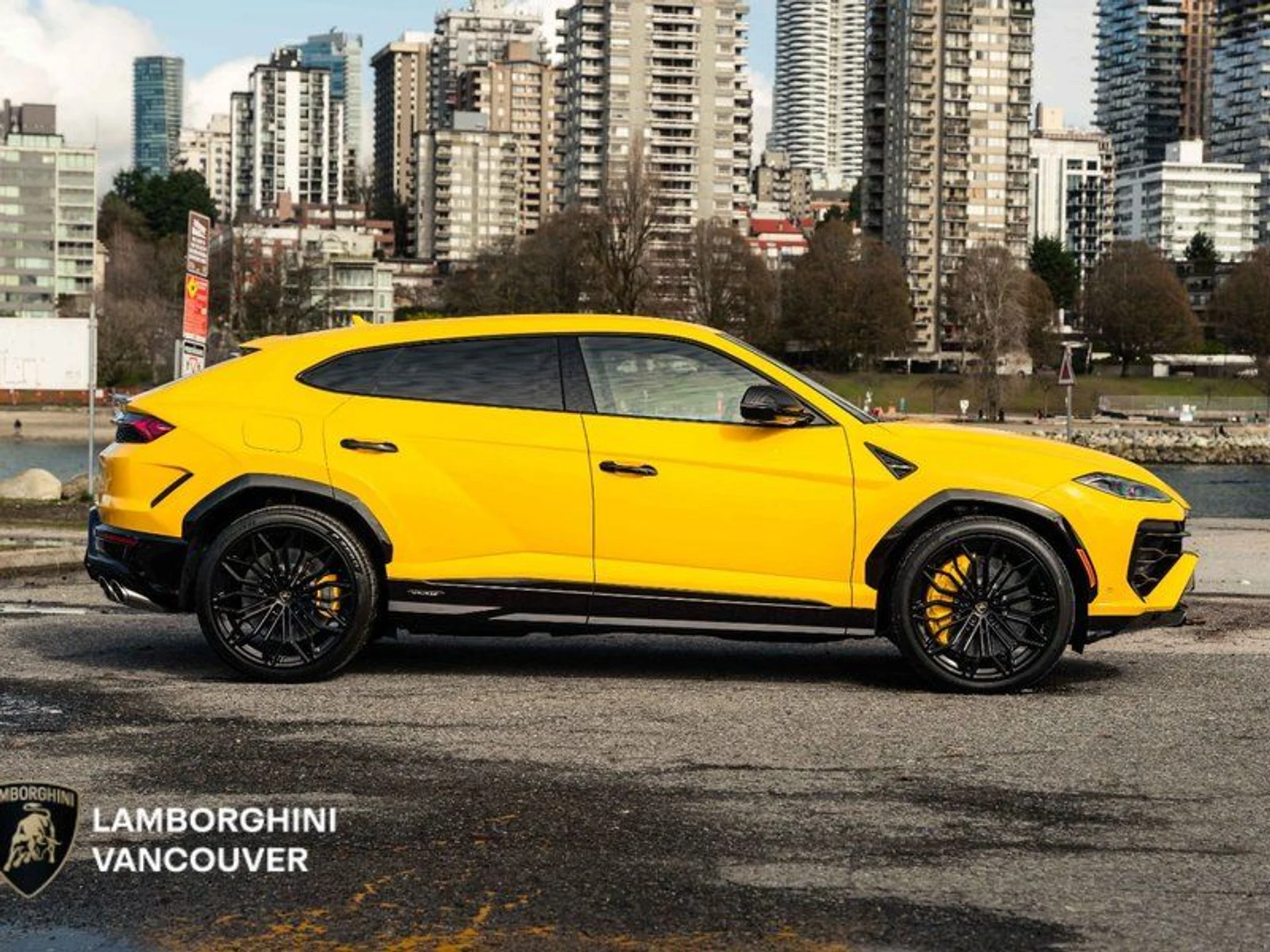mph002_2940468060_38887415_00736_2026_lamborghini_urus_003_dd17a776a1
