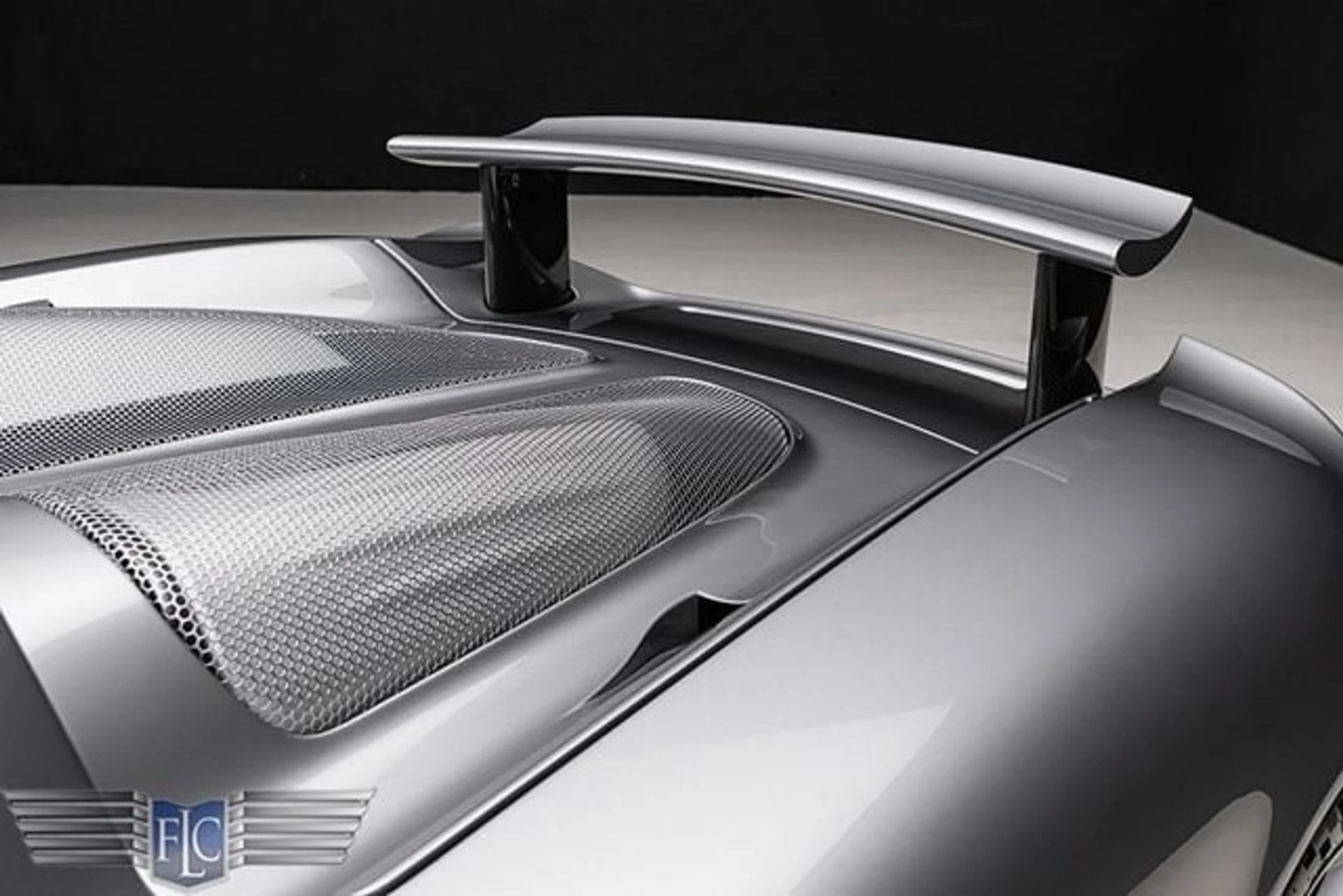 mph002_2949627994_used_2005_porsche_carrera_gt_2drcarrera_9689_23058550_7_640_dbe796ba4b