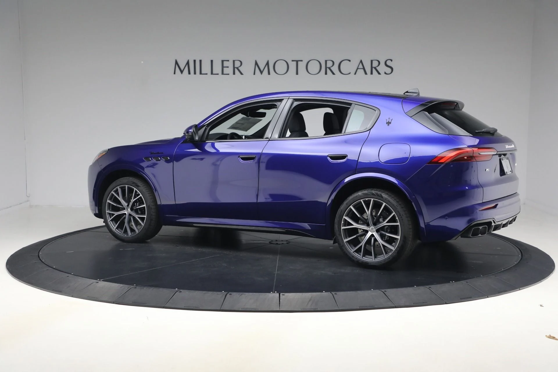 mph002_2954429302_New_2026_Maserati_Grecale_Modena_V6_1775583456_a7b65a566e