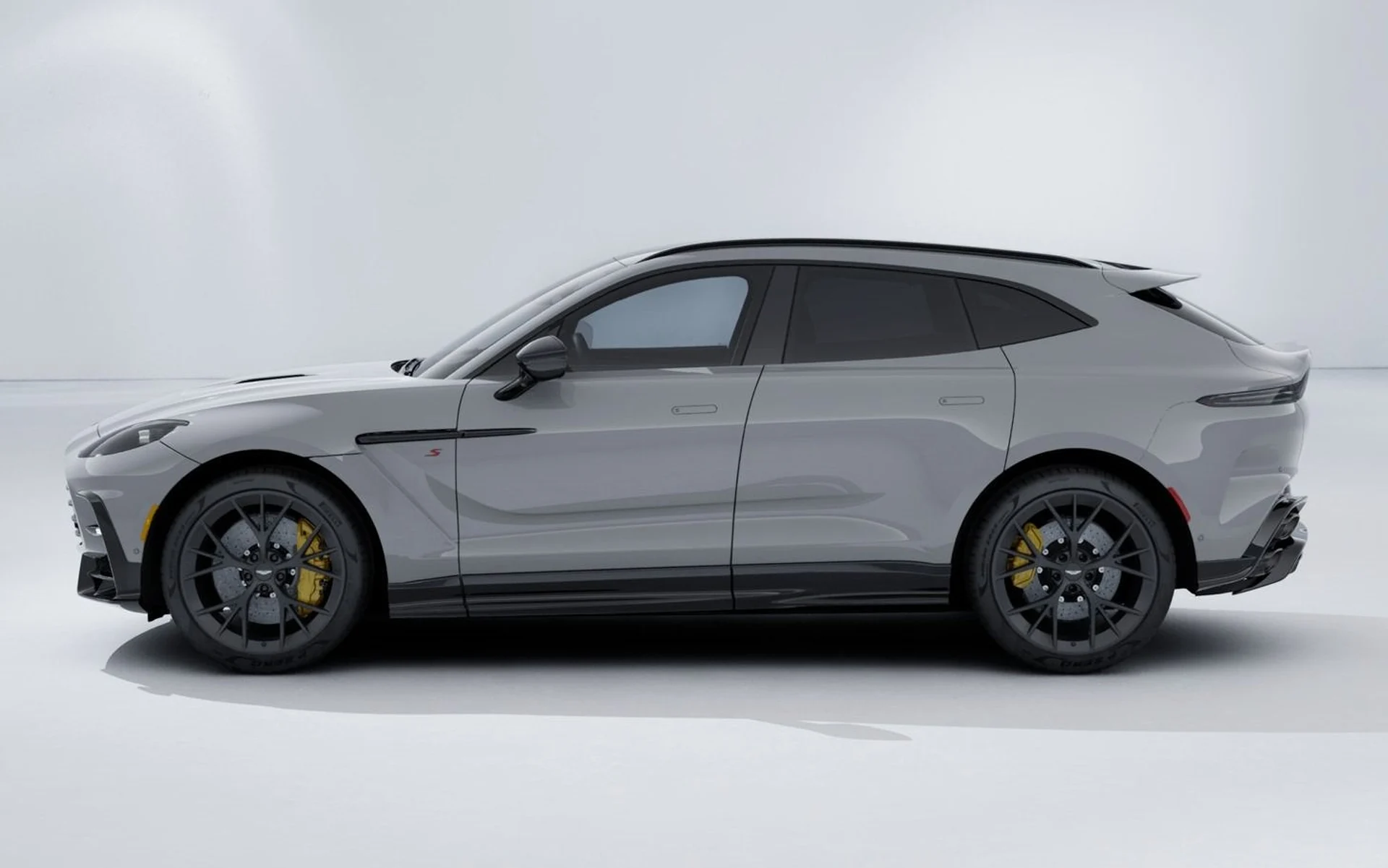 mph002_2956457510_New_2026_Aston_Martin_DBX_S_1765815362_f798447166