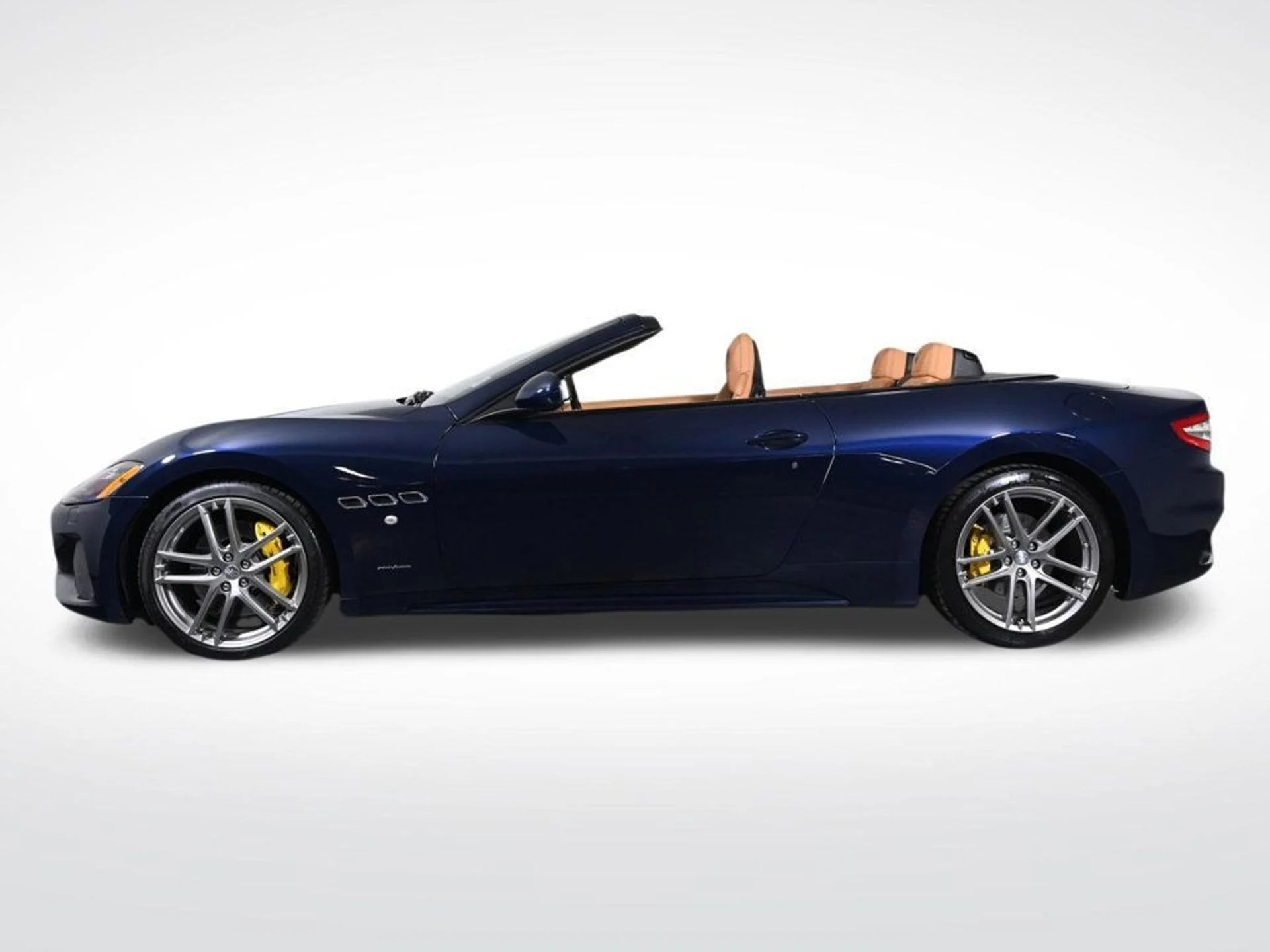 mph002_2958649041_used_2019_maserati_granturismo_sport_11350_23000858_2_1024_bea0abe5d9