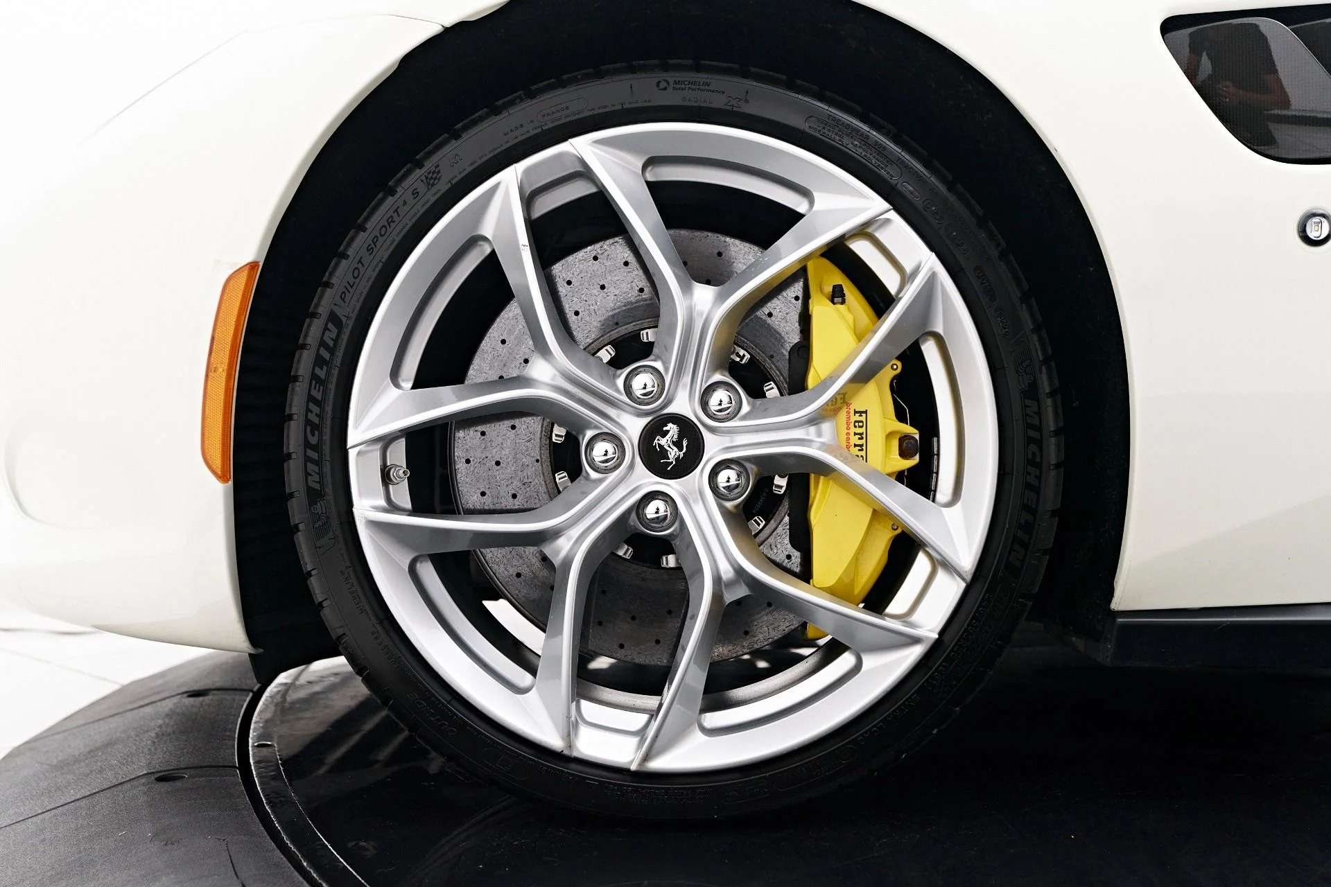 mph002_2965538477_Used_2019_Ferrari_GTC_4_Lusso_T_1758850830_cd549d9c54