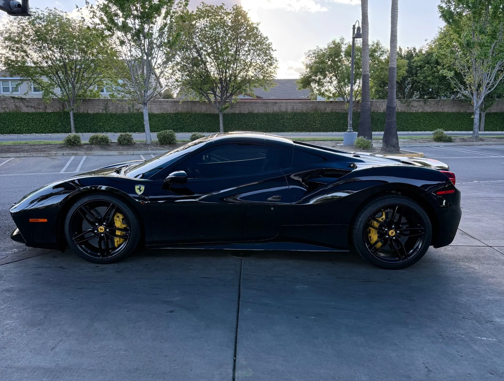 mph002_2965961957_Used_2018_Ferrari_488_Spider_1776269549_d5126bba3e