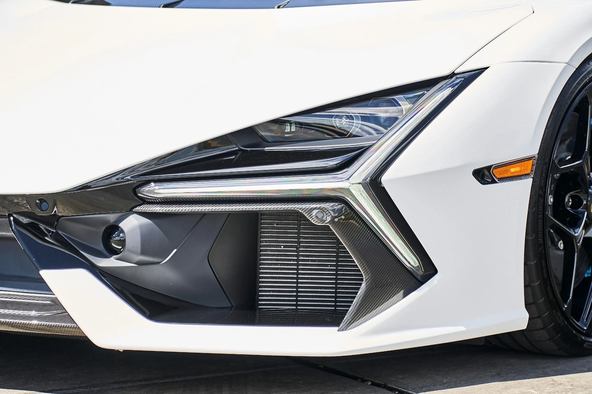 mph002_2976333292_Used_2025_Lamborghini_Revuelto_Base_1789726463_b54355c70a