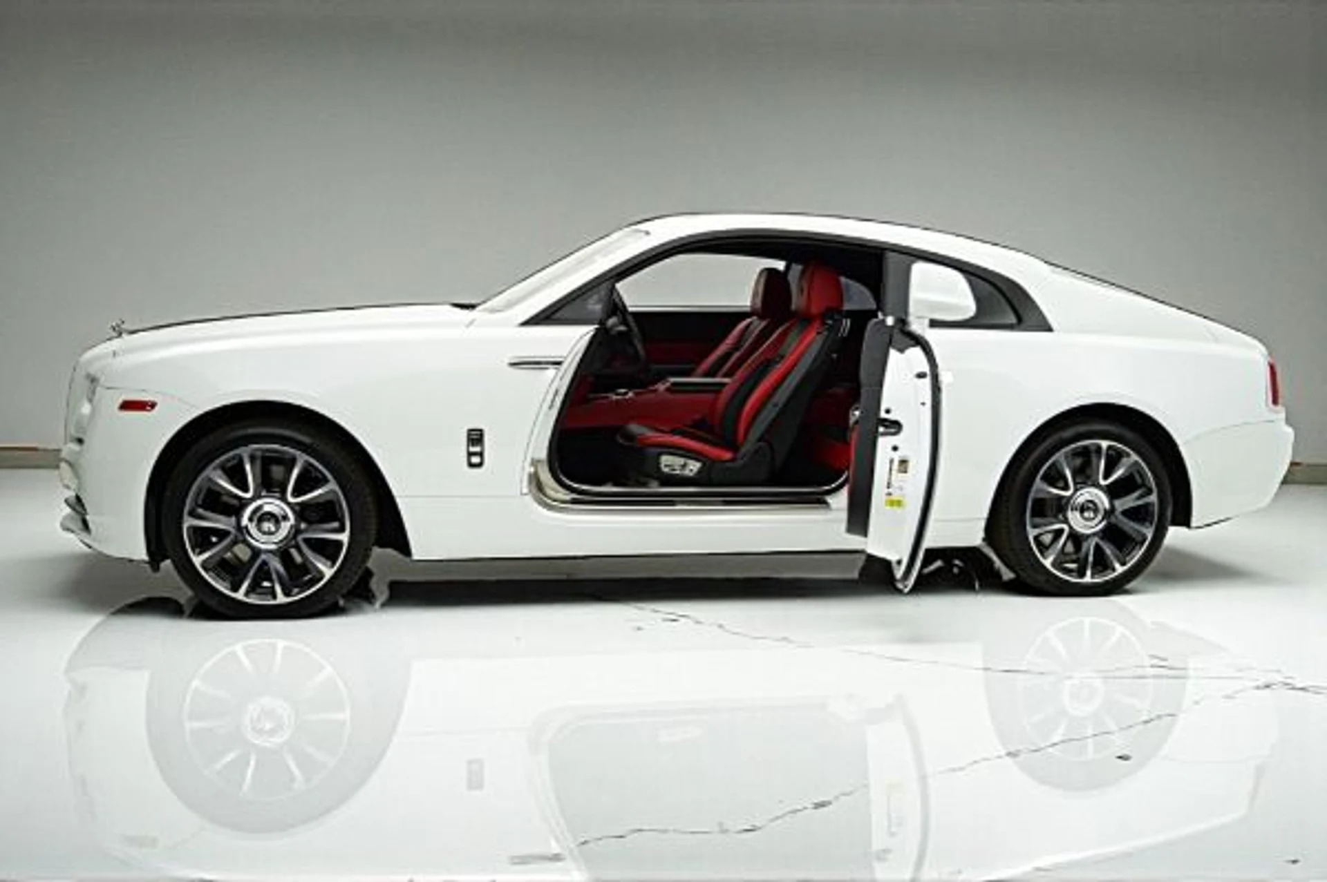mph002_2981707105_Used_2018_Rolls_Royce_Wraith_3bed970c0d