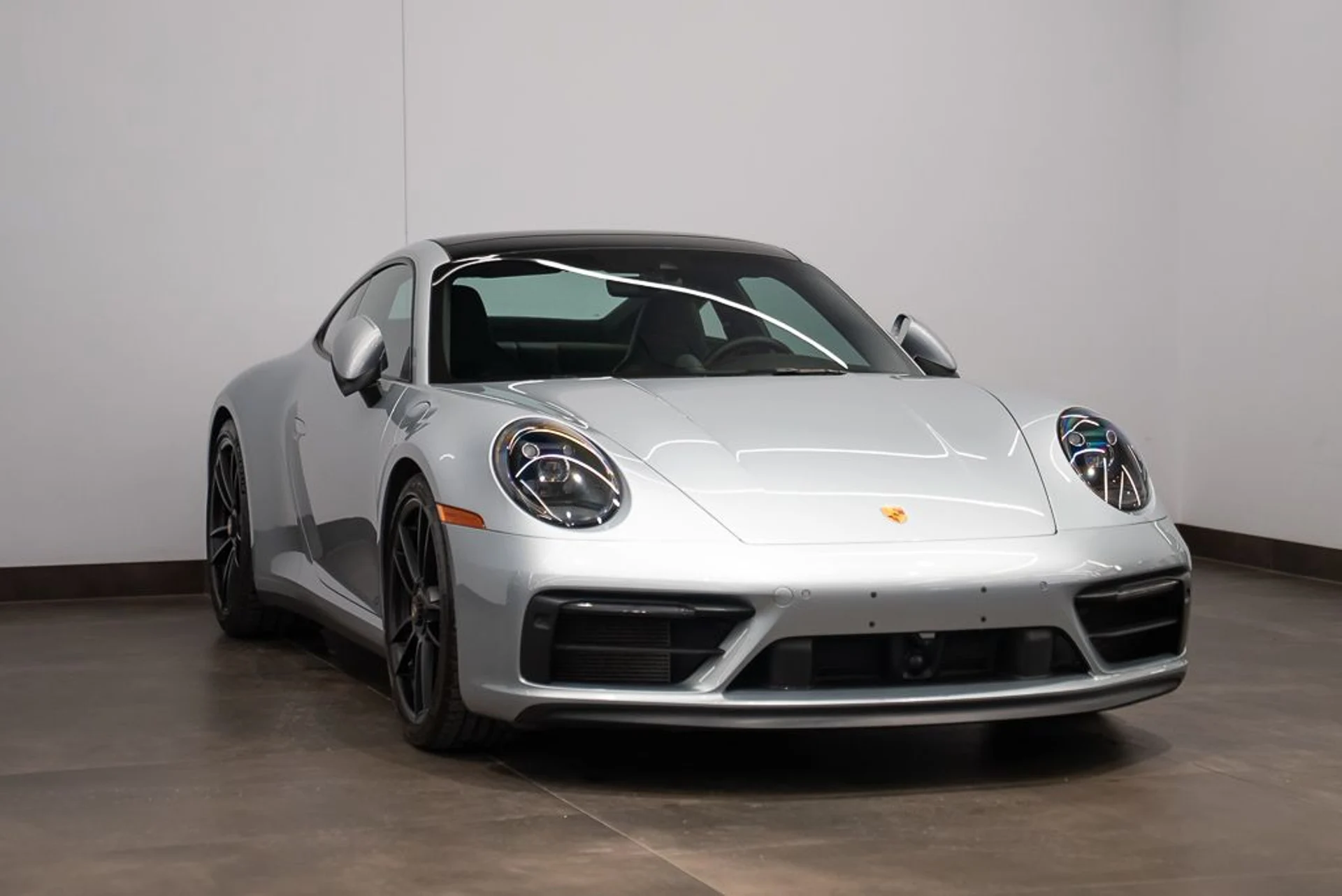 mph002_2985081948_porsche_911_2022_bd40530fda