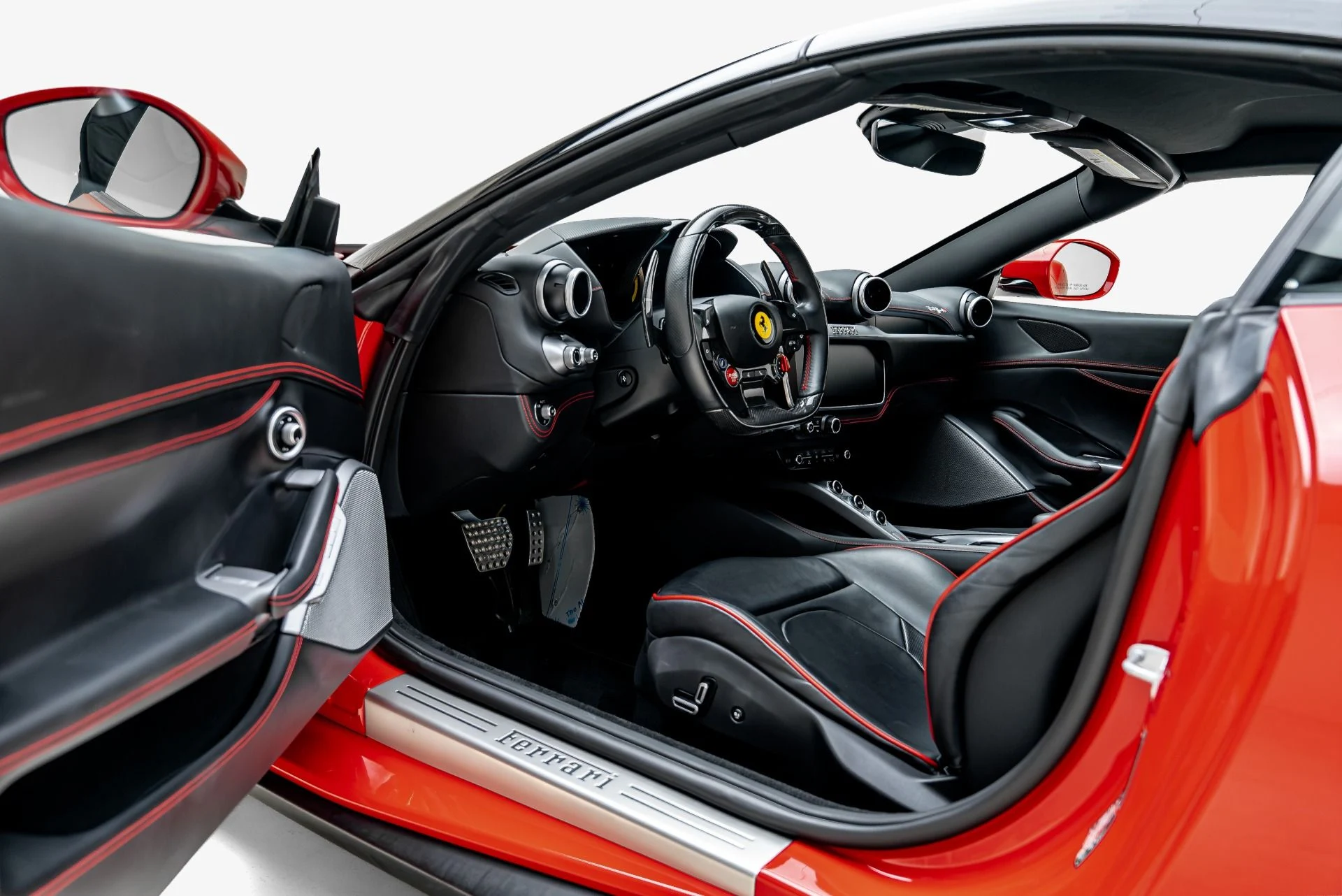mph002_2987302488_Used_2023_Ferrari_Portofino_M_1785352454_360635c1ac