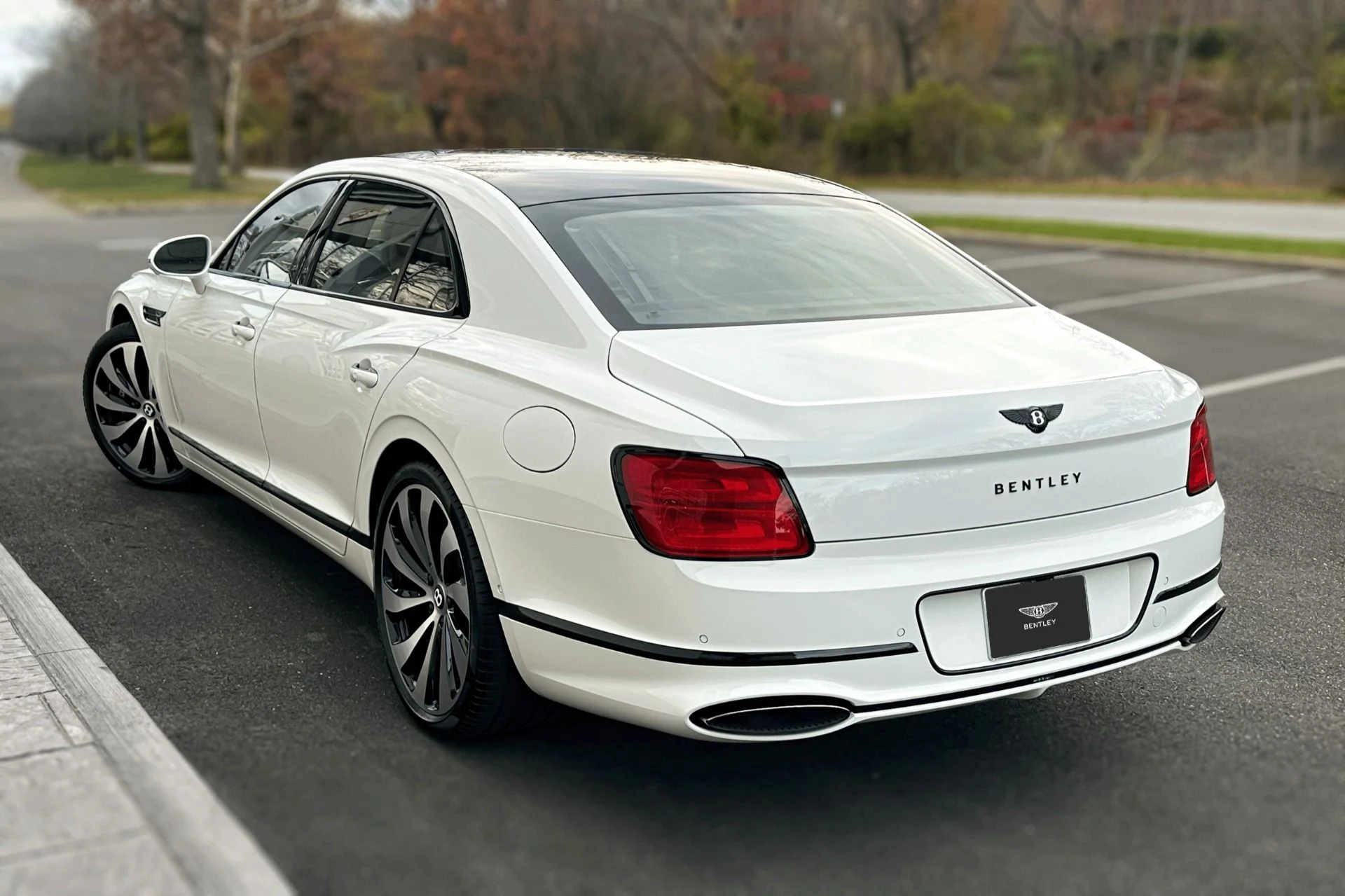 mph002_2999799014_New_2026_Bentley_Flying_Spur_1763621558_ca36932407