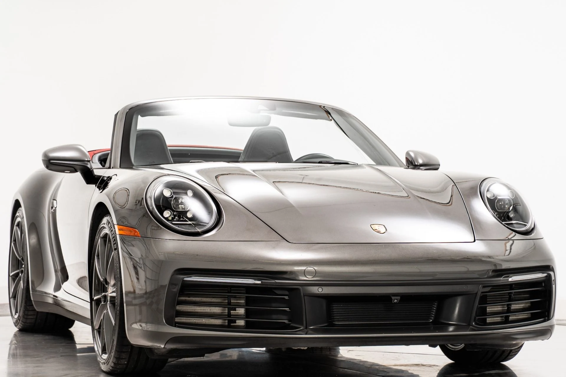 mph002_3013262429_Used_2024_Porsche_911_Carrera_Cabriolet_1758206990_a6cb313b88