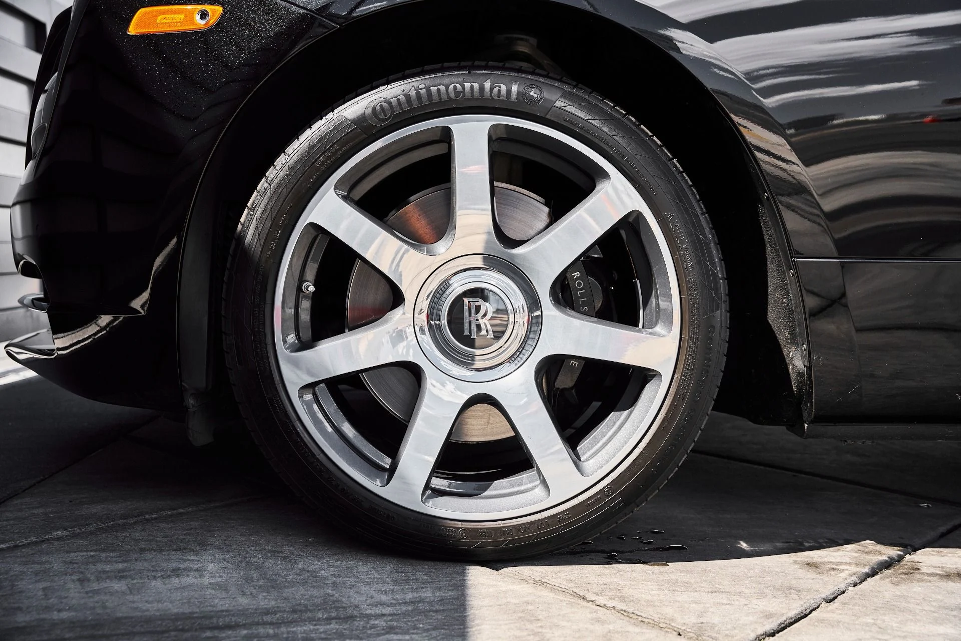 mph002_3020169698_Used_2018_Rolls_Royce_Dawn_Base_1777750818_597ac7966a