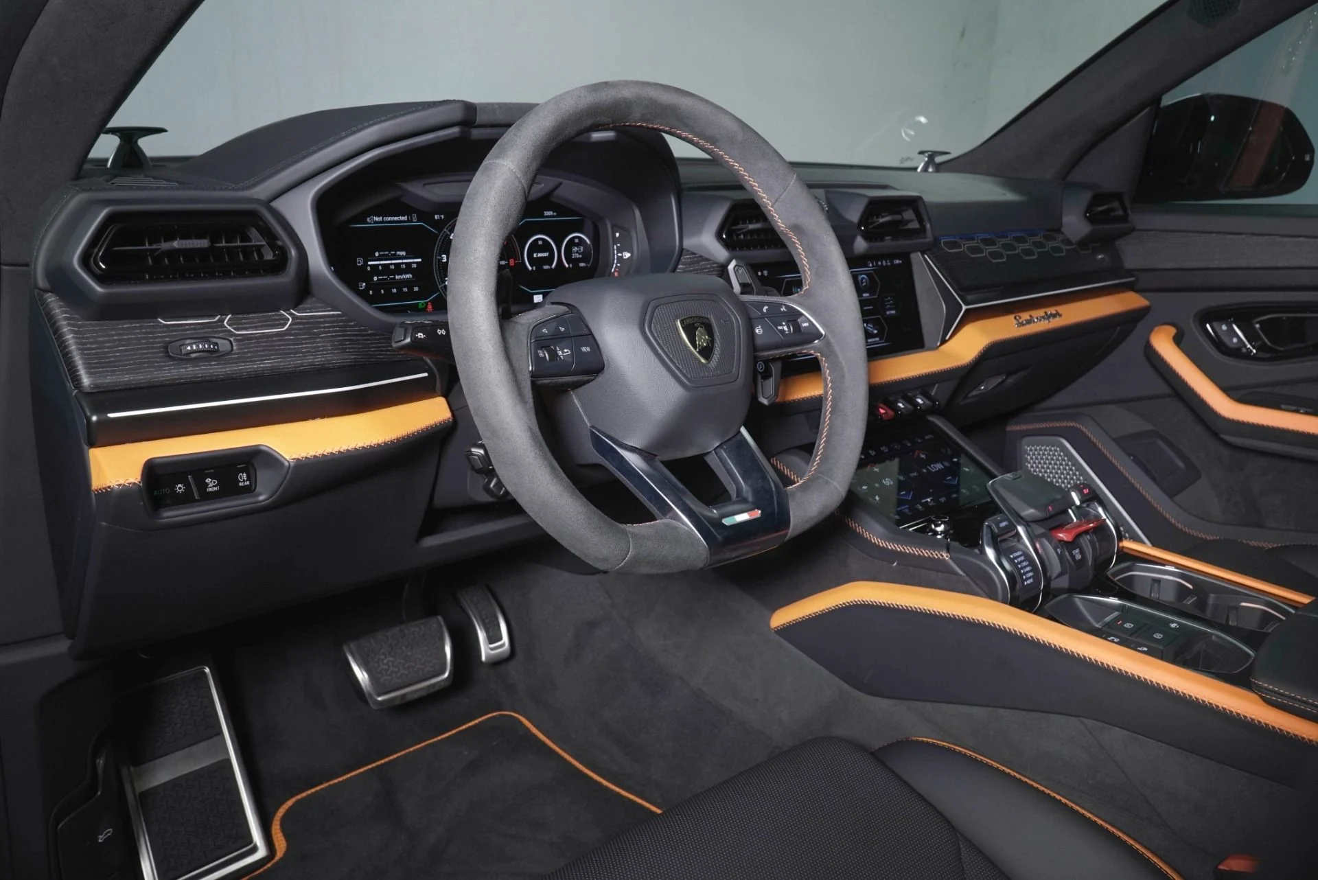 mph002_3027305334_Used_2025_Lamborghini_Urus_SE_1781248569_5eaf8f0b2f