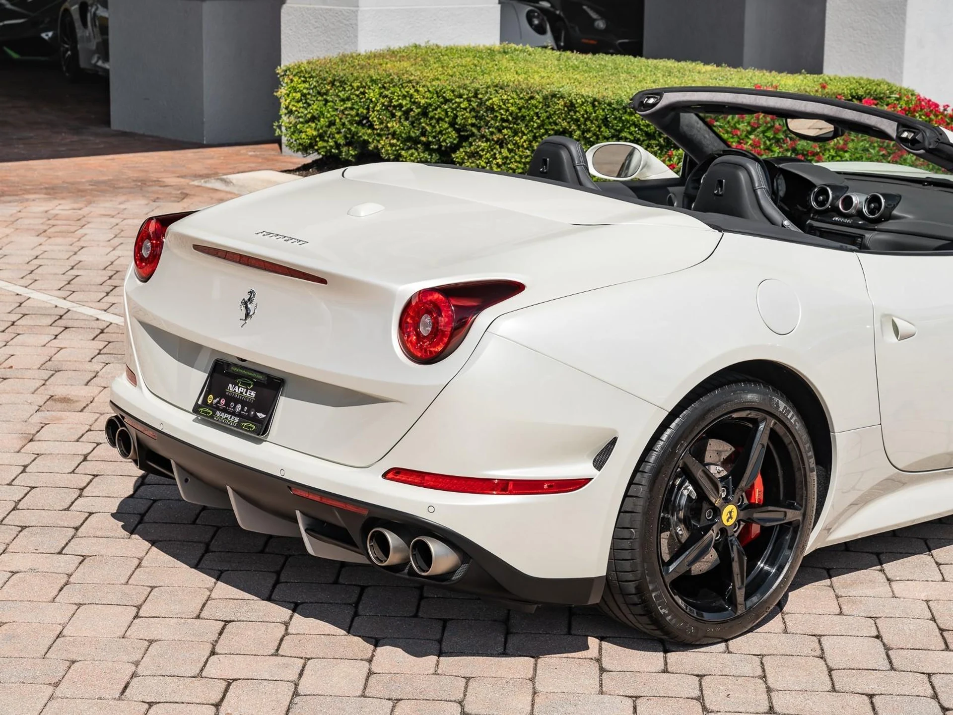 mph002_3030061627_Used_2015_Ferrari_California_T_1758132575_ce86dfc28b