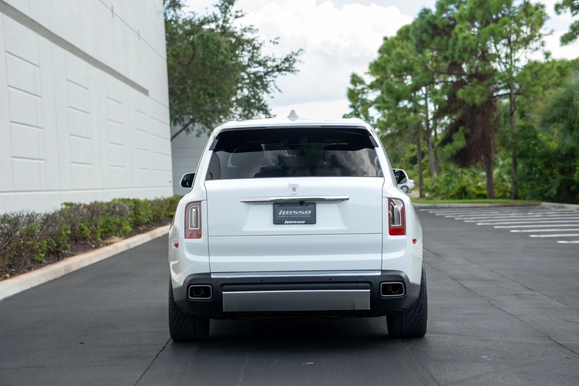 mph002_3031145546_Used_2024_Rolls_Royce_Cullinan_1759183626_3256b5956c