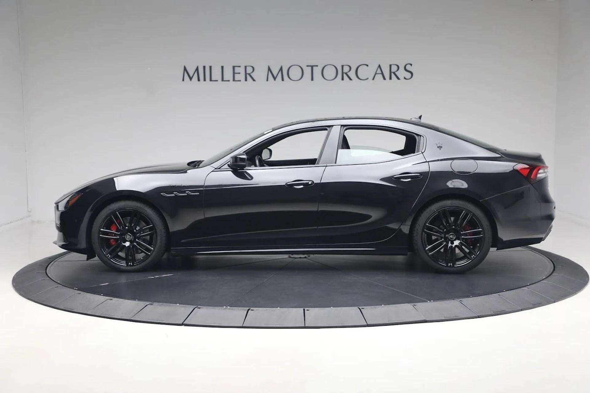 mph002_3034092106_Used_2023_Maserati_Ghibli_Modena_Q4_1783953364_11421b4c8e