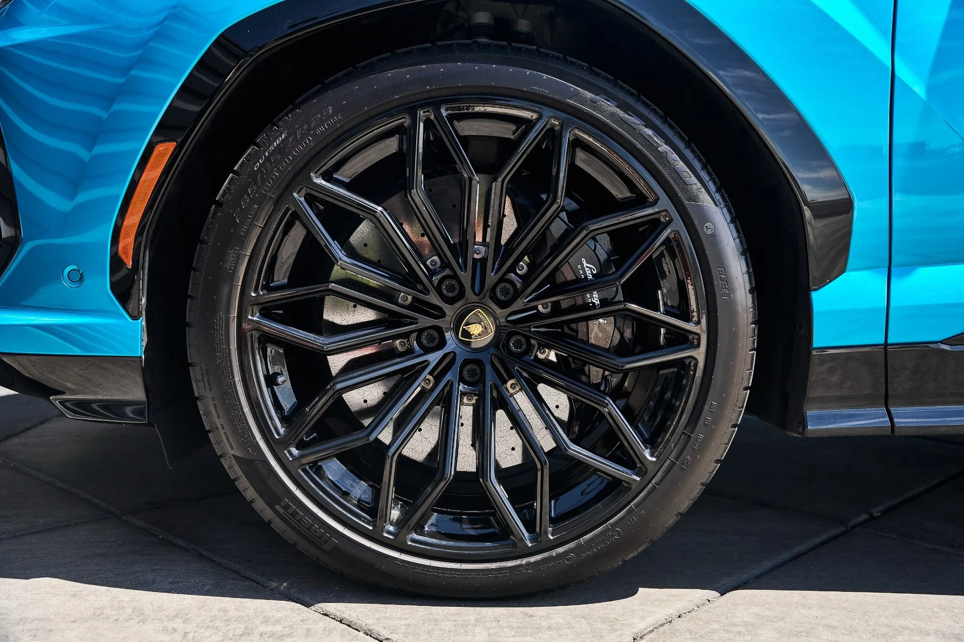 mph002_3039337861_Used_2025_Lamborghini_Urus_SE_1781314162_23aa75363e
