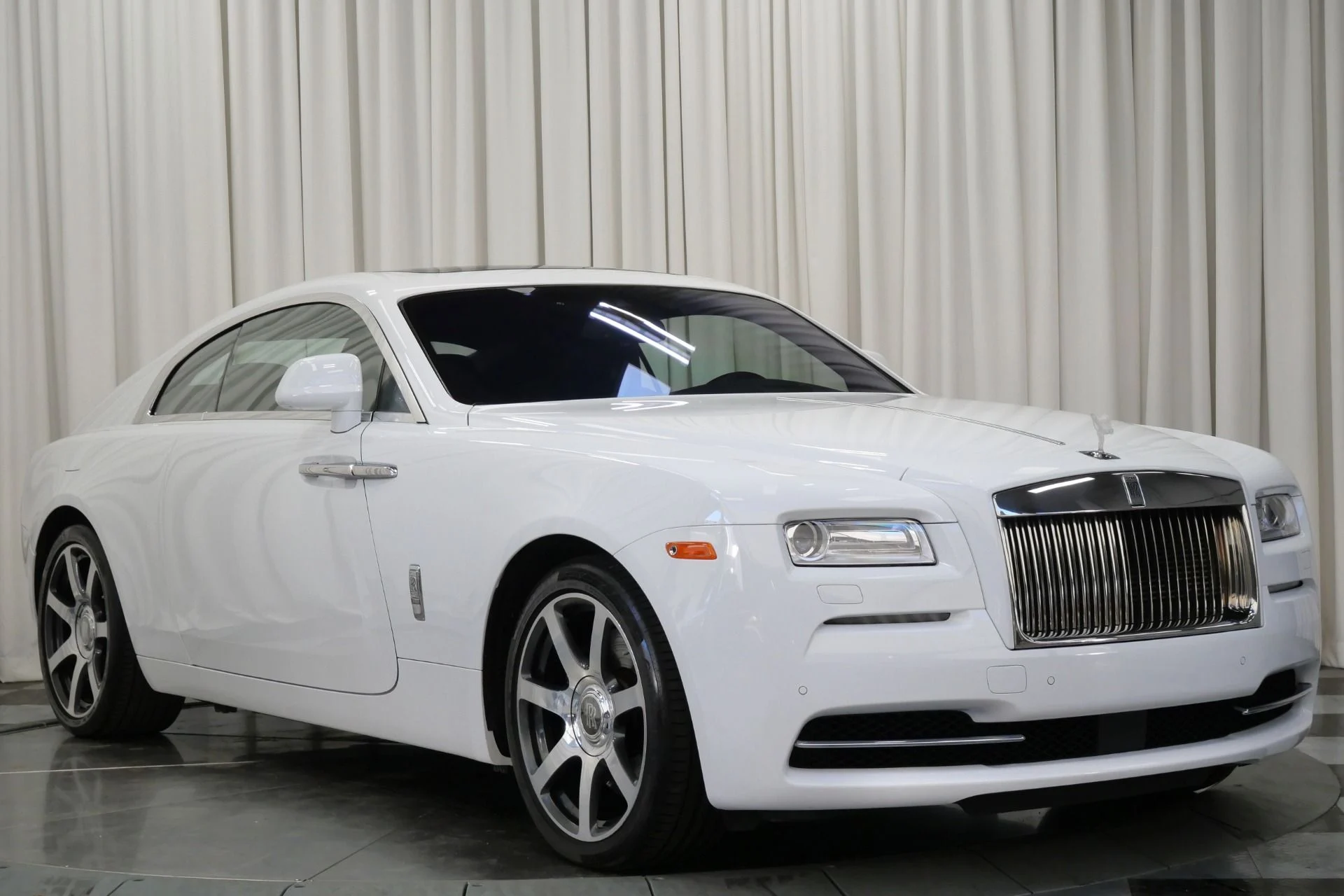 mph002_3047411250_Used_2016_Rolls_Royce_Wraith_The_Wraith_Package_Canadel_Paneling_Driver_Assistance_3_1764606909_cd6f45ef7d