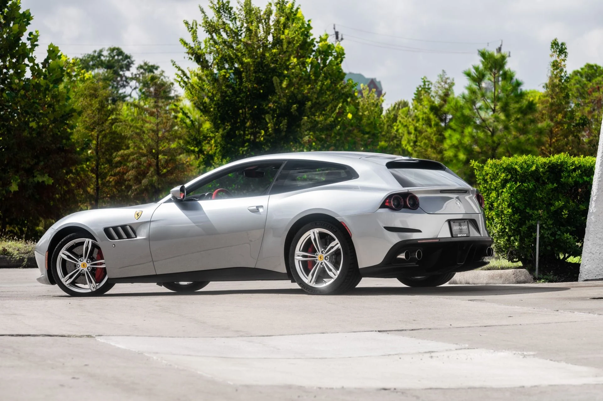 mph002_3058616161_Used_2019_Ferrari_GTC_4_Lusso_1759771823_cbc626b61f