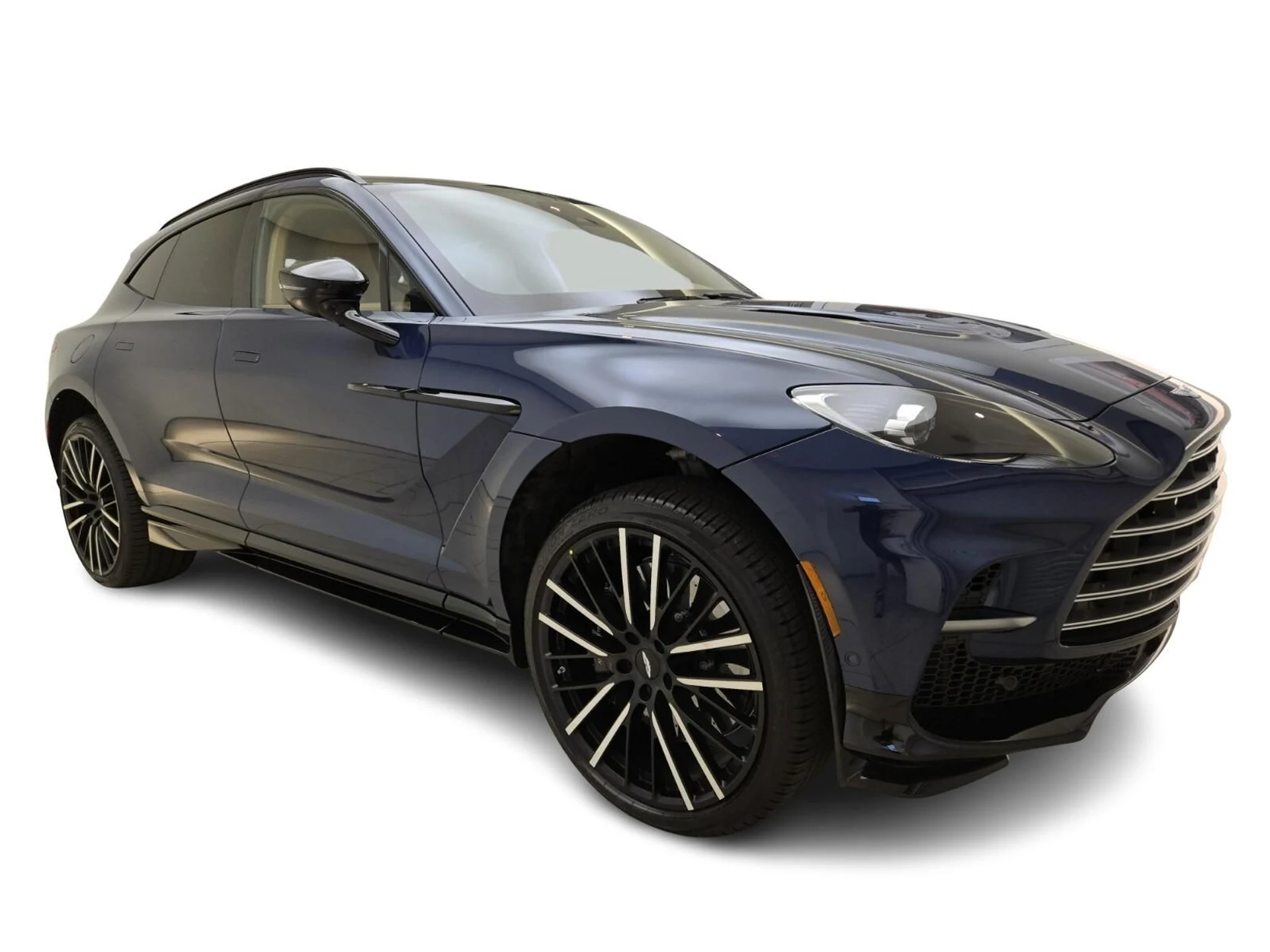 mph002_3069999434_New_2025_Aston_Martin_DBX_707_1753162702_db72daf10d