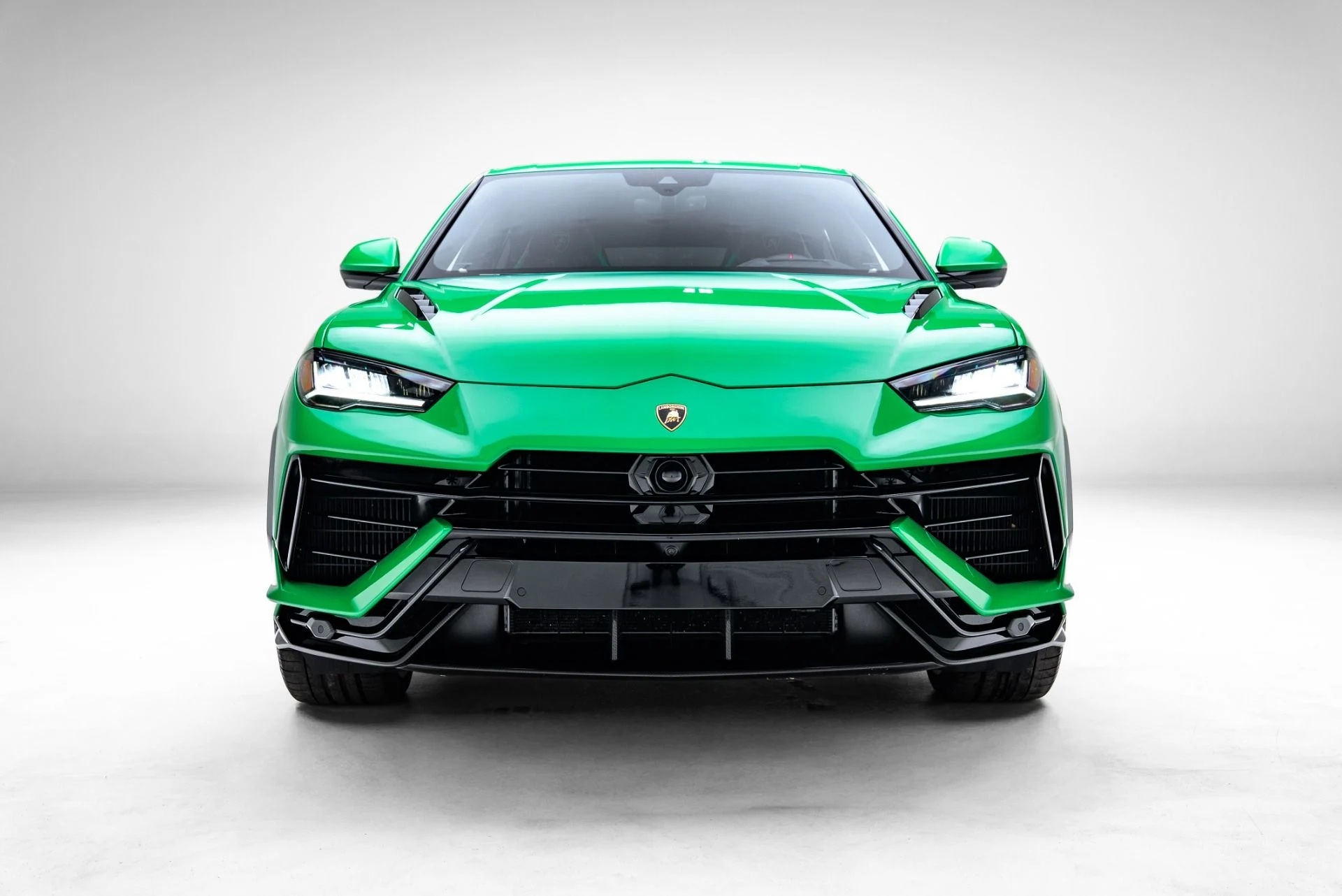 mph002_3074258450_Used_2023_Lamborghini_Urus_Performante_1776122836_0a5b9f43bd