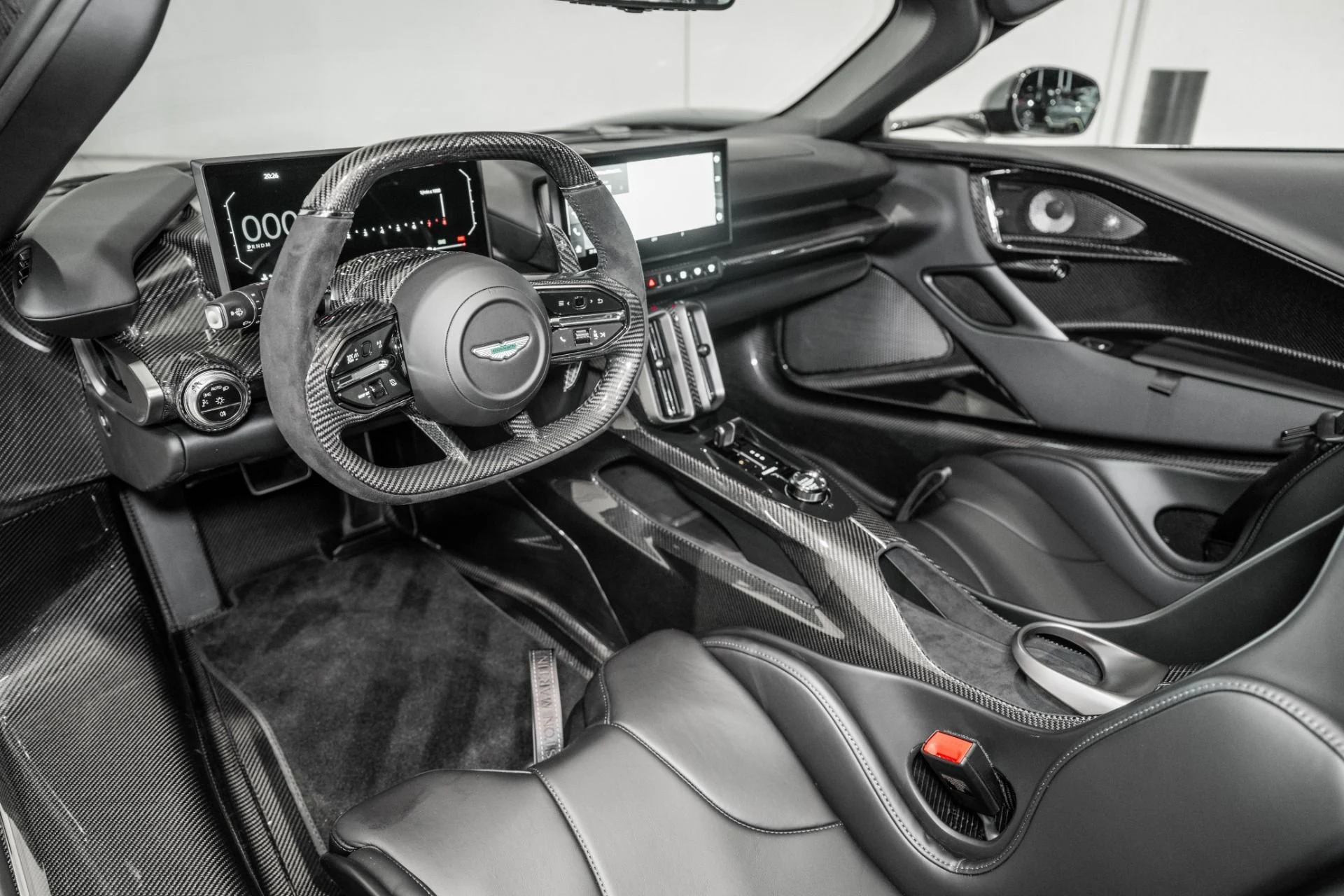 mph002_3075703252_New_2026_ASTON_MARTIN_VALHALLA_COUPE_1775321272_e0d78f7813