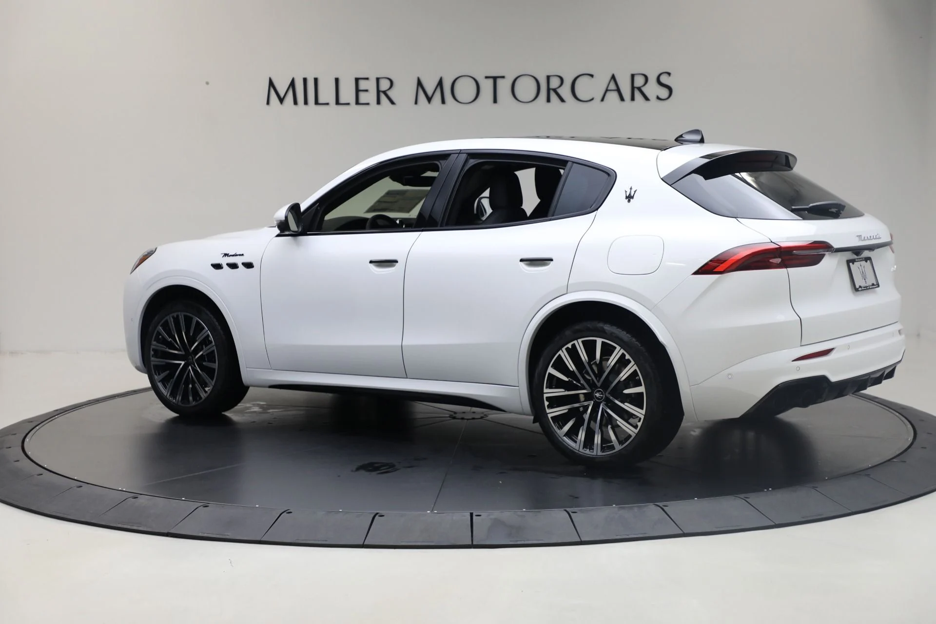 mph002_3076448799_New_2025_Maserati_Grecale_Modena_1761853714_64d39a2437