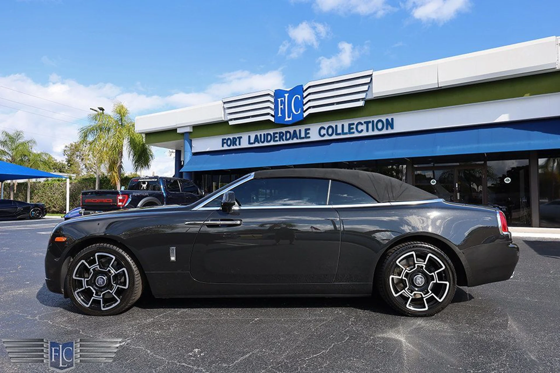 mph002_3084191504_used_2017_rolls_royce_dawn_convertible_6305_22967978_3_1024_161366ee05