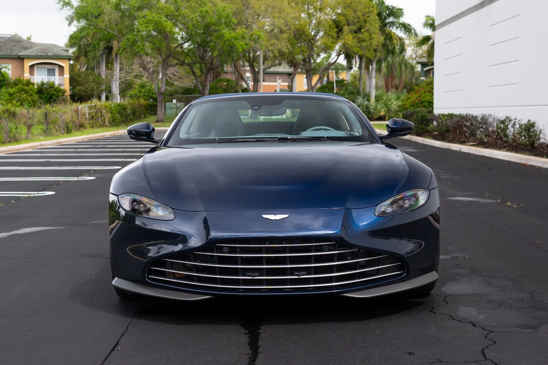 mph002_3091666963_Used_2021_Aston_Martin_Vantage_1774065878_cea43b0396