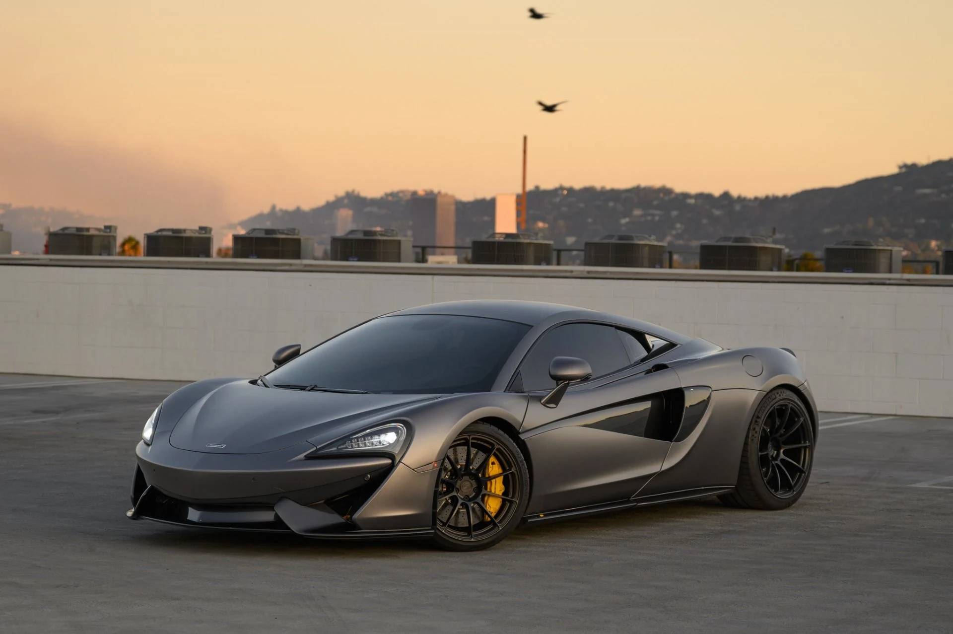 mph002_3101033547_Used_2019_Mc_Laren_570_S_1765498601_a7e3420dc0