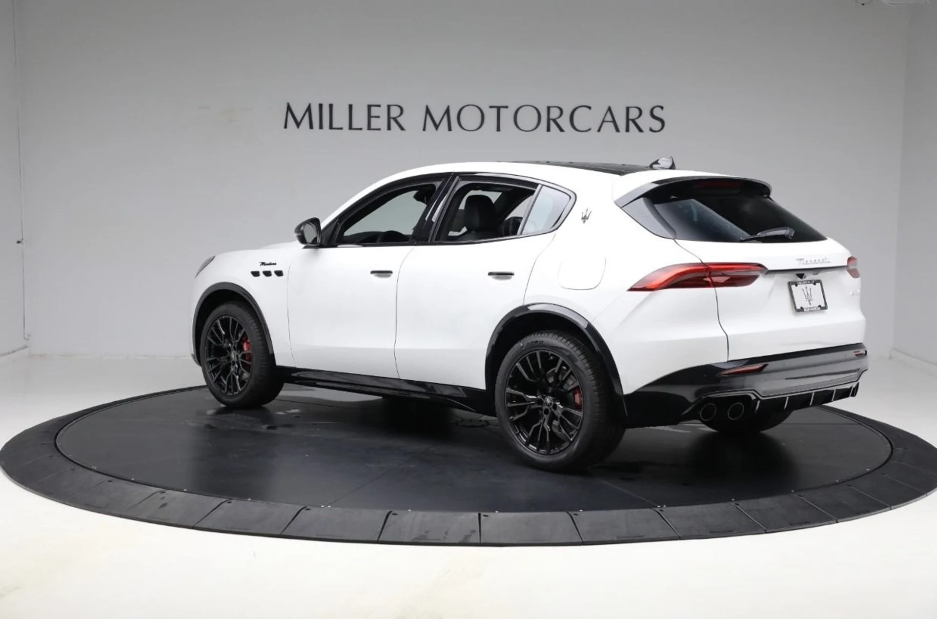 mph002_3106423572_New_2025_Maserati_Grecale_Modena_6405003916