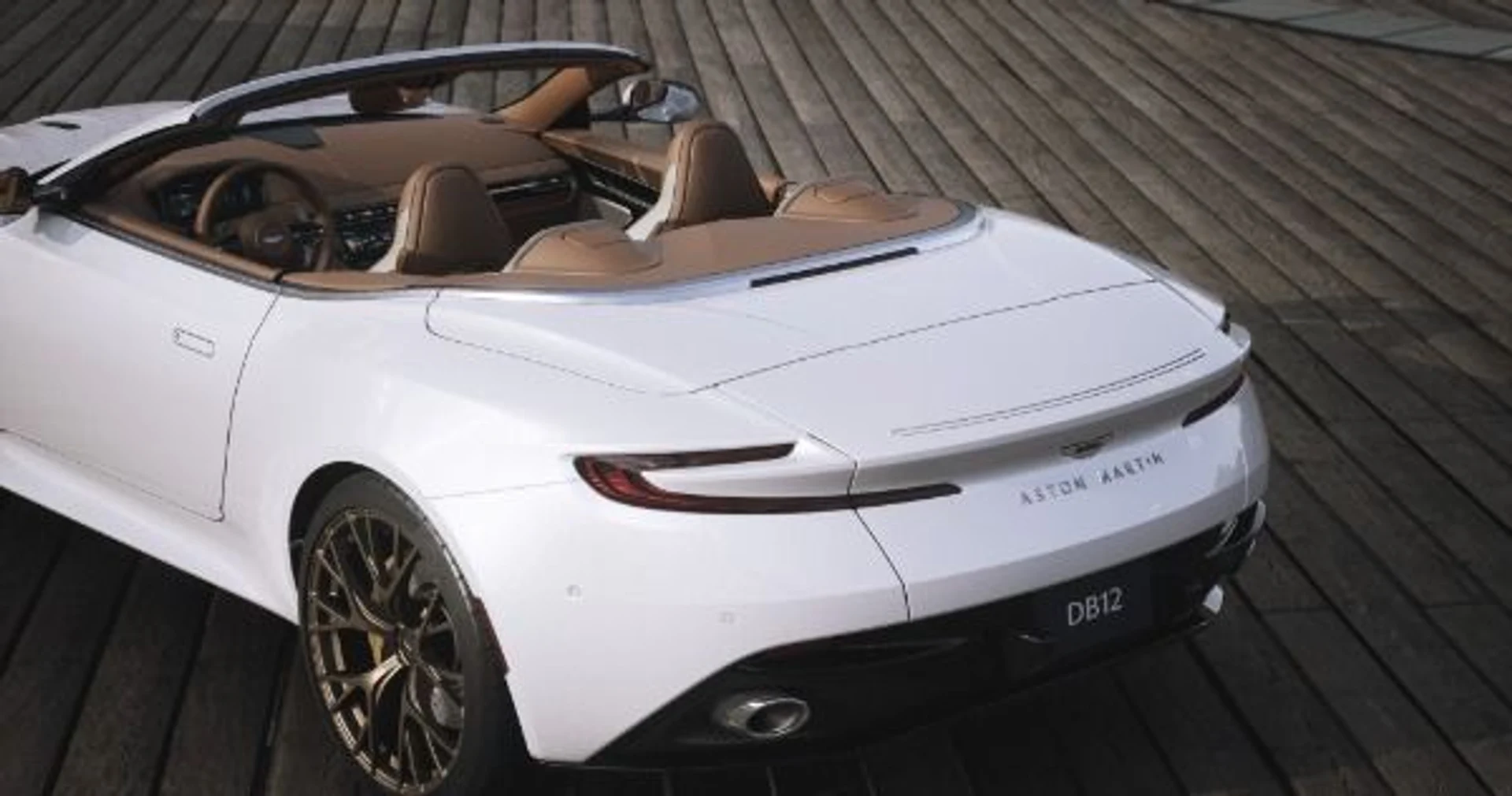 mph002_3112460507_New_2026_Aston_Martin_DB_12_Volante_In_Transit_0909b968cb