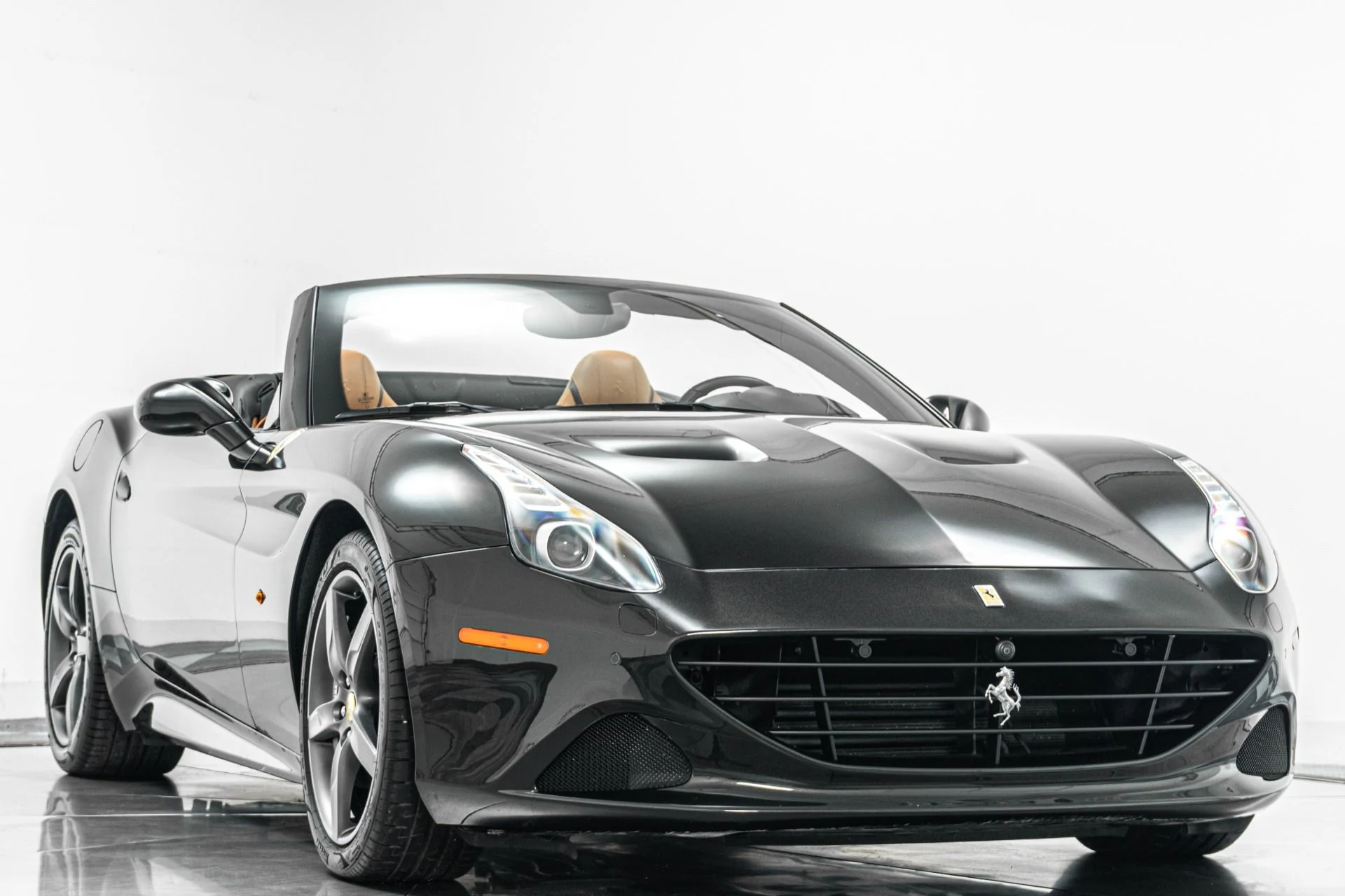 mph002_3113068544_Used_2015_Ferrari_California_Full_Power_and_Heated_Seats_Twin_Turbo_V8_1776271137_ccfc65dfe9