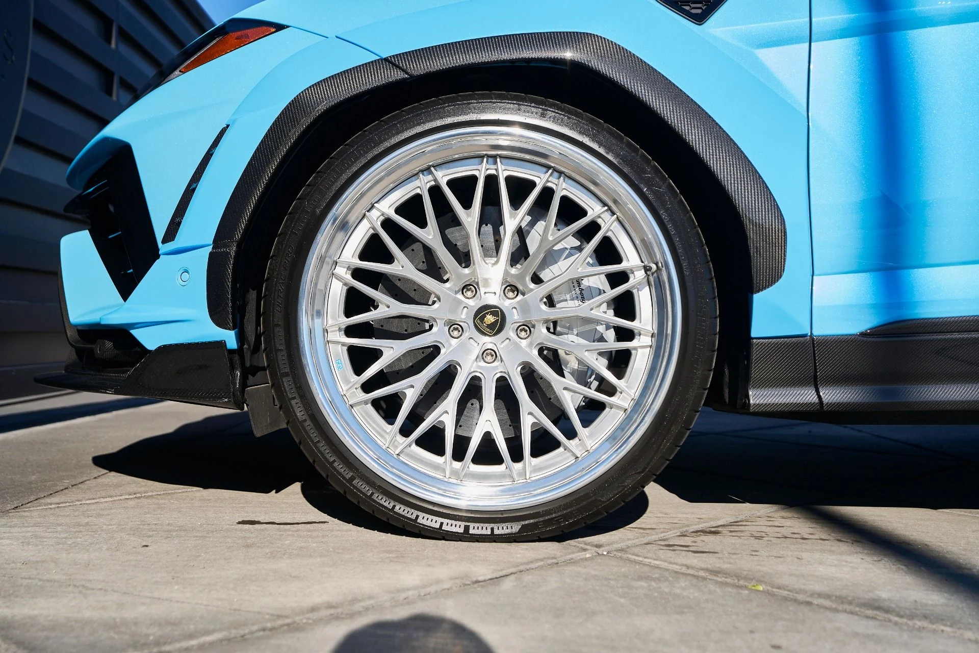 mph002_3113858085_Used_2024_Lamborghini_Urus_Performante_1764957563_630f6e07b4