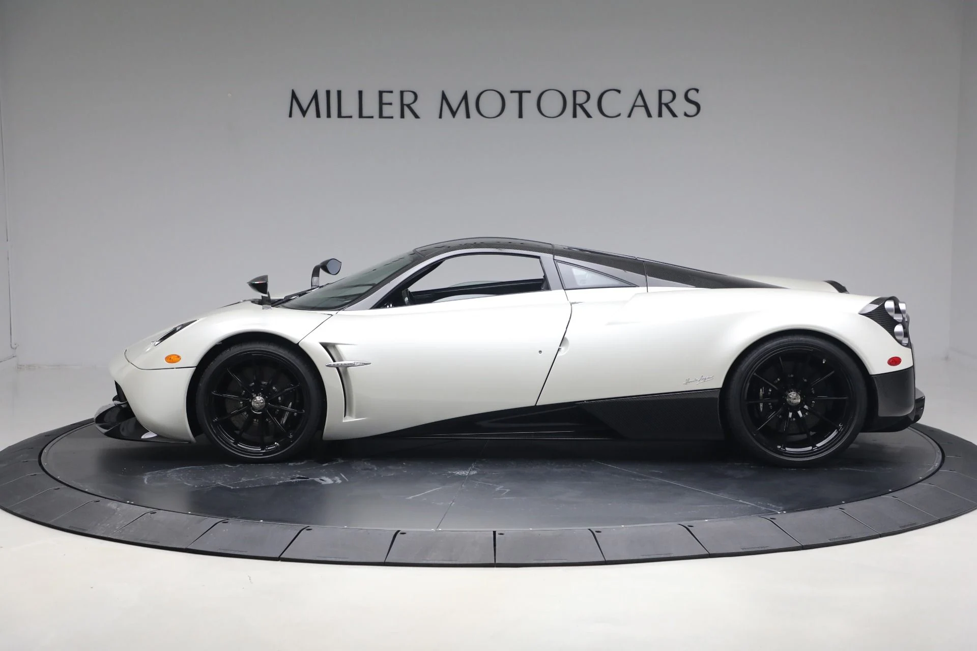 mph002_3118793196_Used_2014_Pagani_Huayra_Tempesta_1765914855_1d5f650248