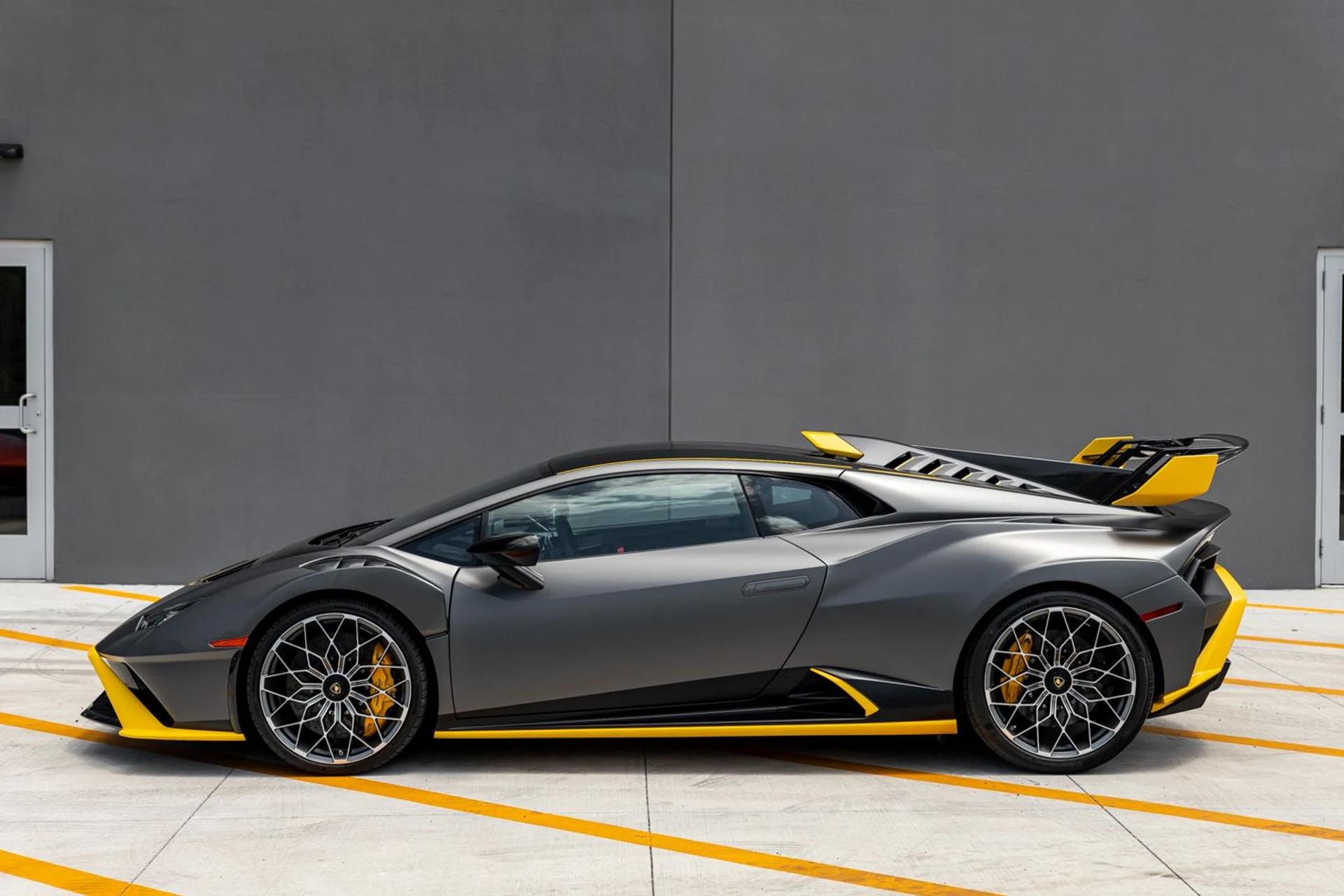 mph002_3125916758_Used_2024_Lamborghini_Huracan_STO_ed077c93bb
