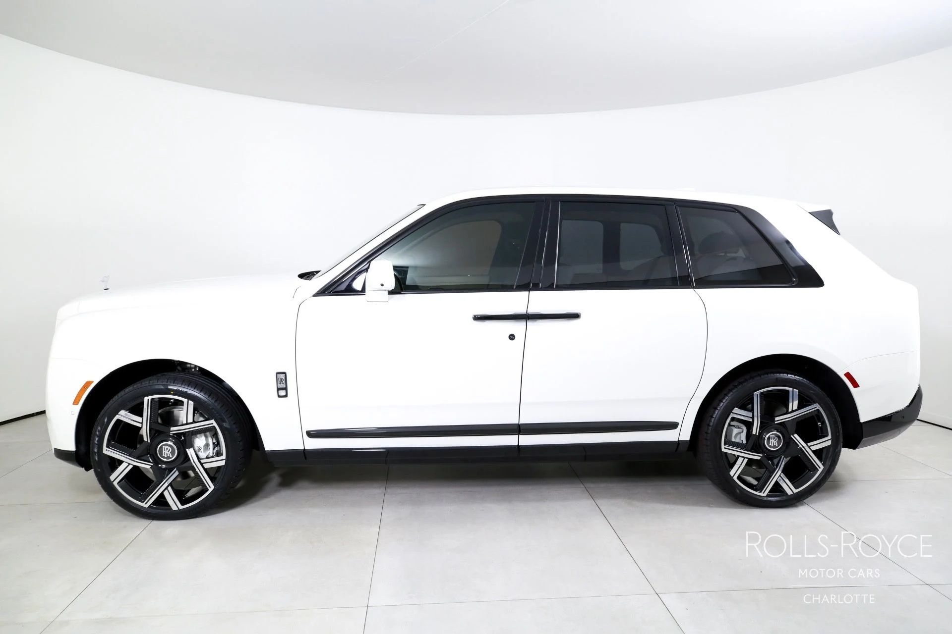 mph002_3127748538_Used_2025_Rolls_Royce_Cullinan_1755801103_73ef377d03