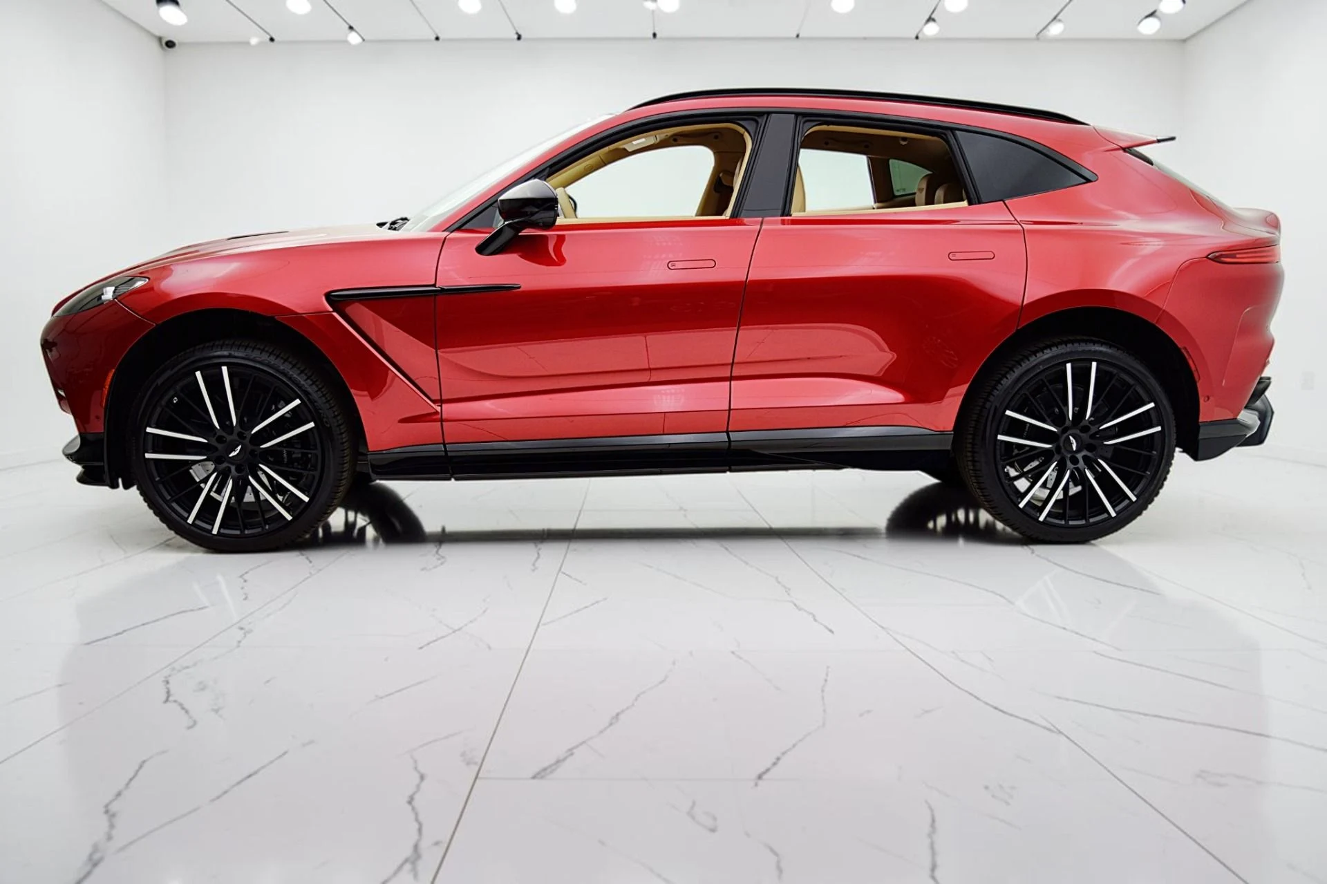 mph002_3130943560_Used_2023_Aston_Martin_DBX_707_828a7c287d