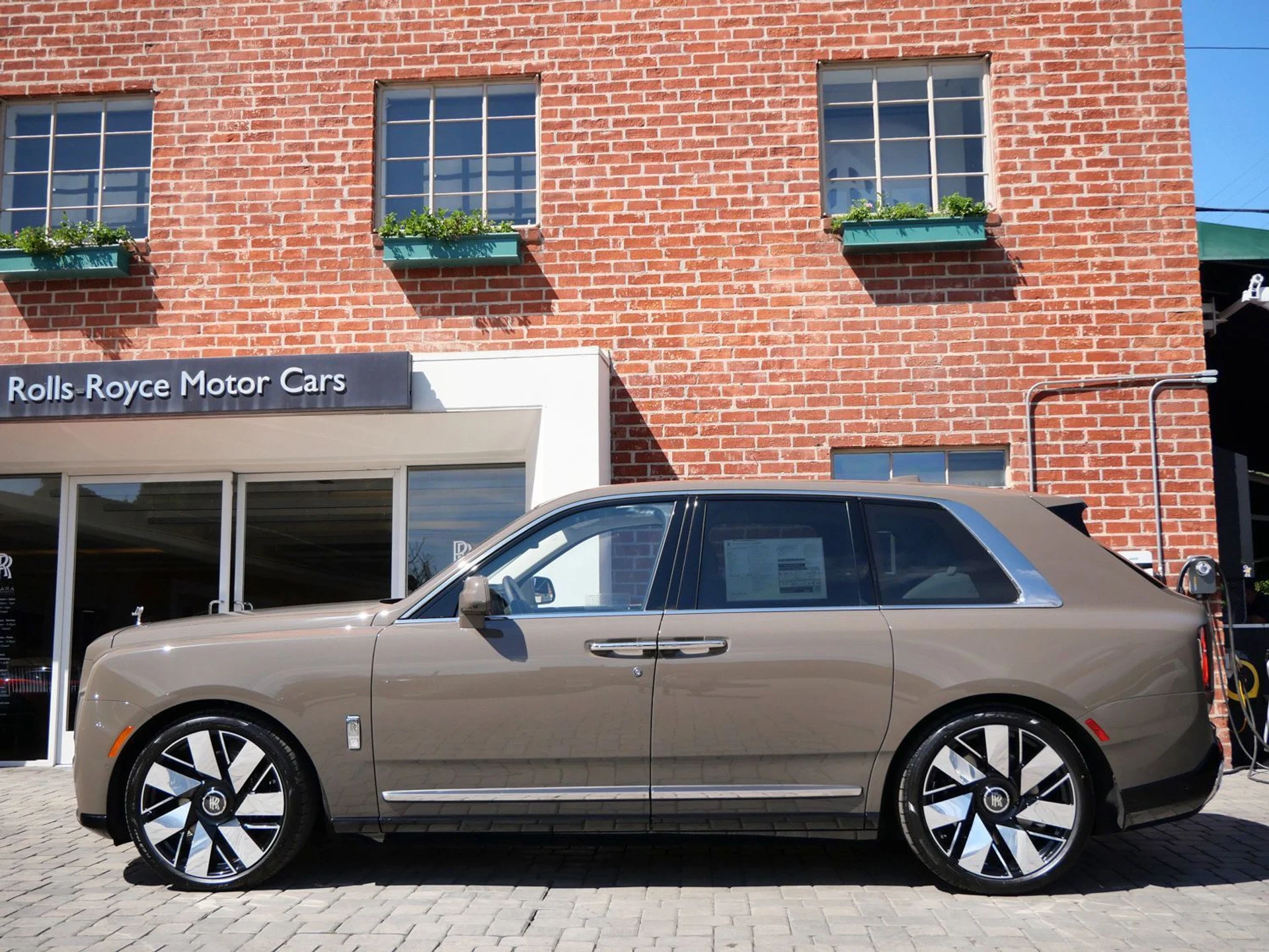 mph002_3131059494_fd954000f3506a49fc0bdd2529b7e519x_90abf981d8