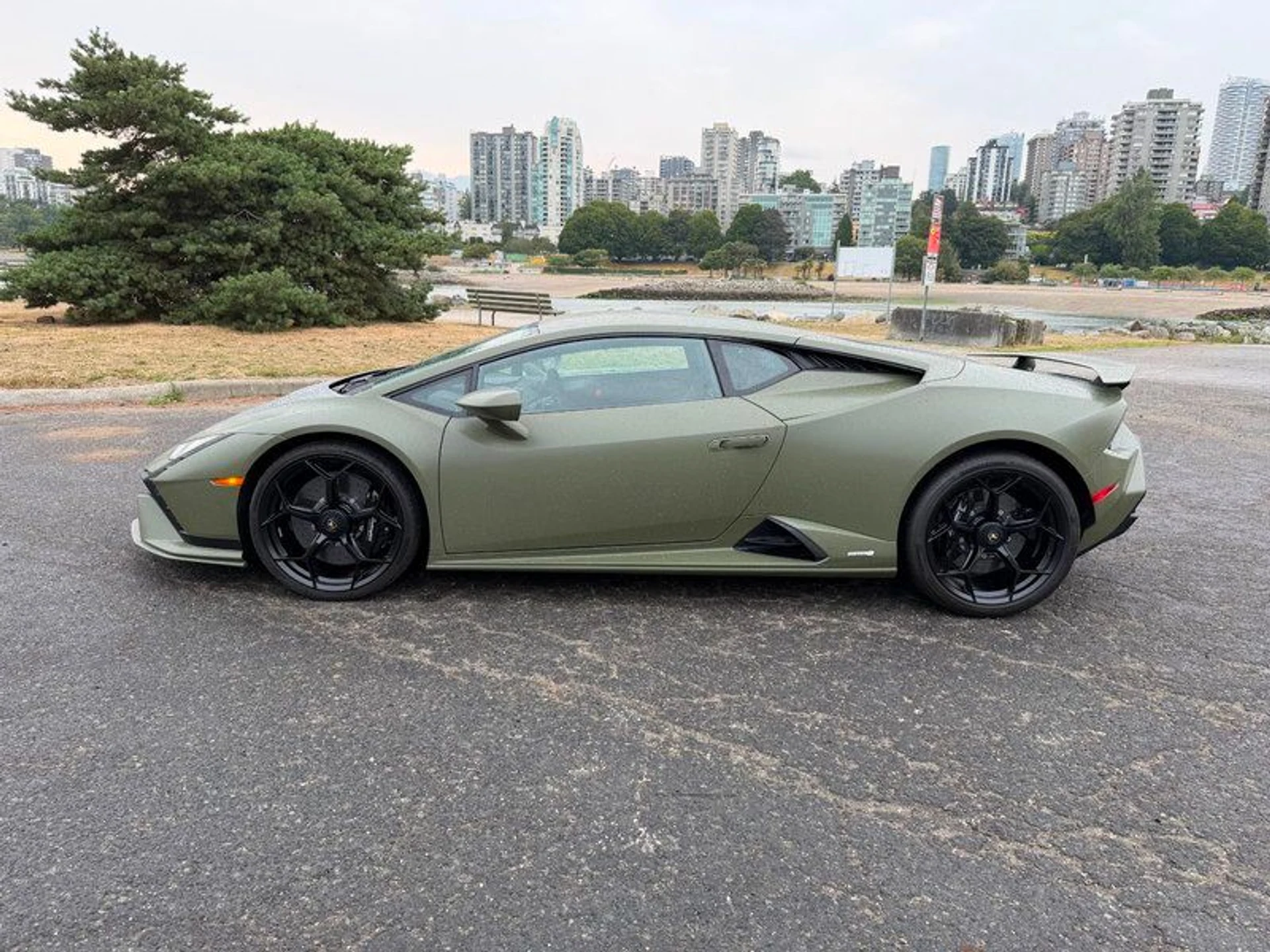 mph002_3138476537_38818038_00490_2023_lamborghini_huracan_003_73a3c58194