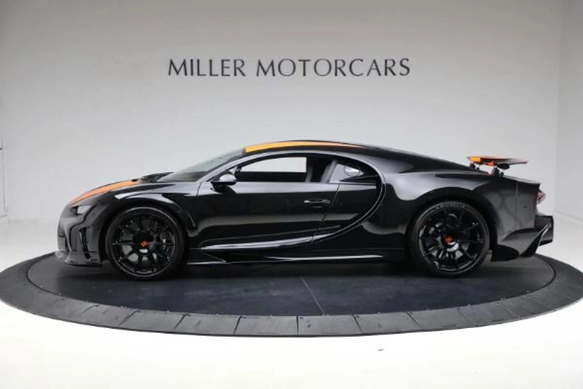 mph002_3144591284_Used_2022_Bugatti_Chiron_Super_Sport_ce10998097
