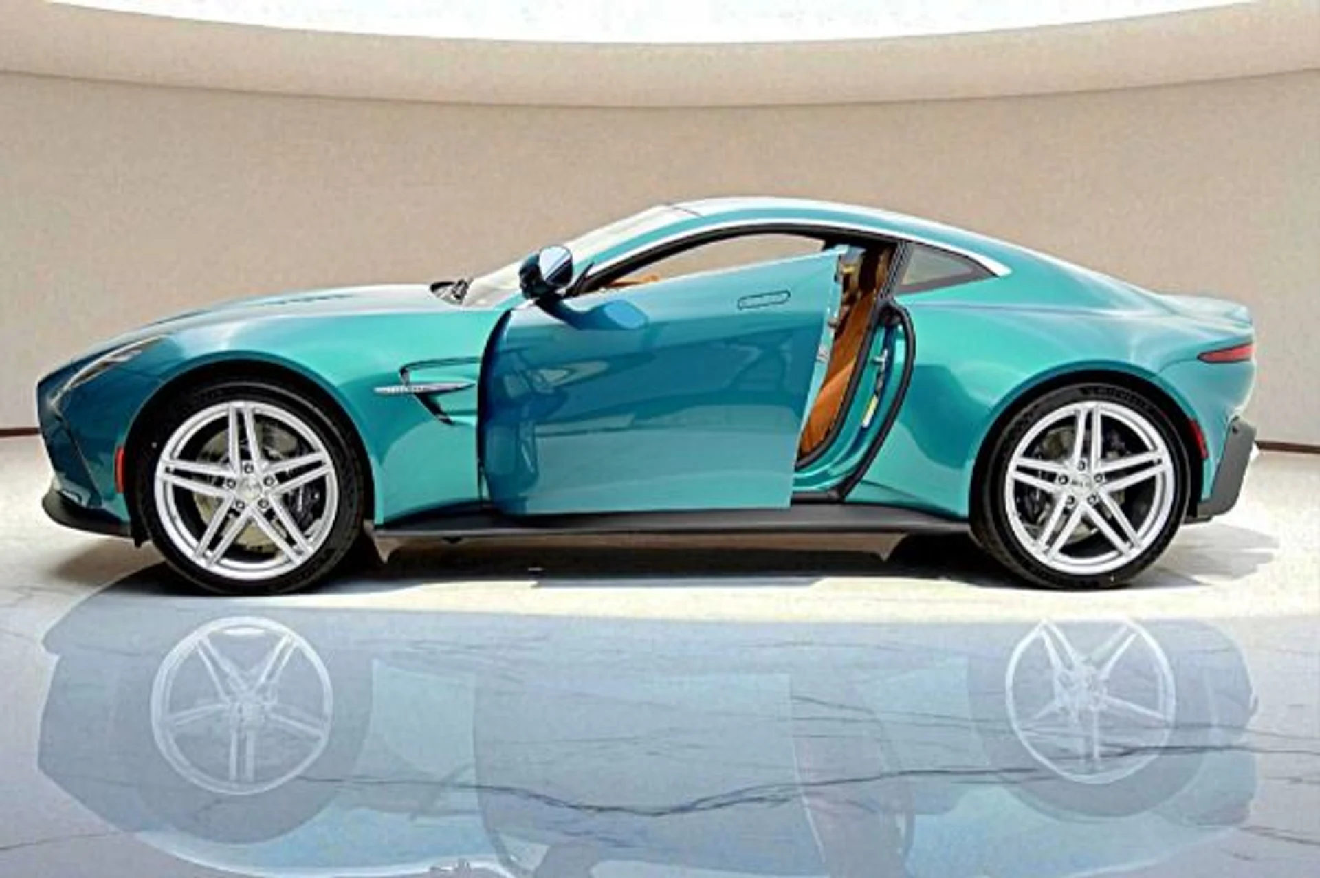 mph002_3146742252_New_2025_Aston_Martin_Vantage_dbb6c6c593