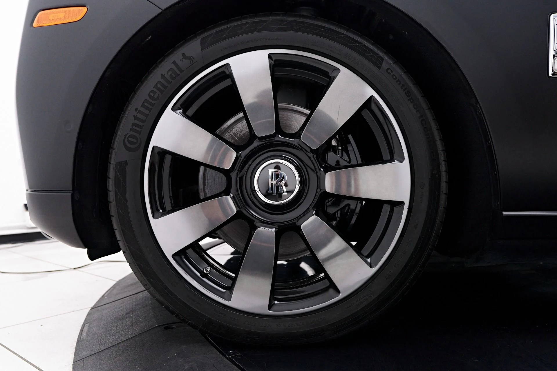 mph002_3152949536_Used_2023_Rolls_Royce_Cullinan_Base_1754606834_b405de9091