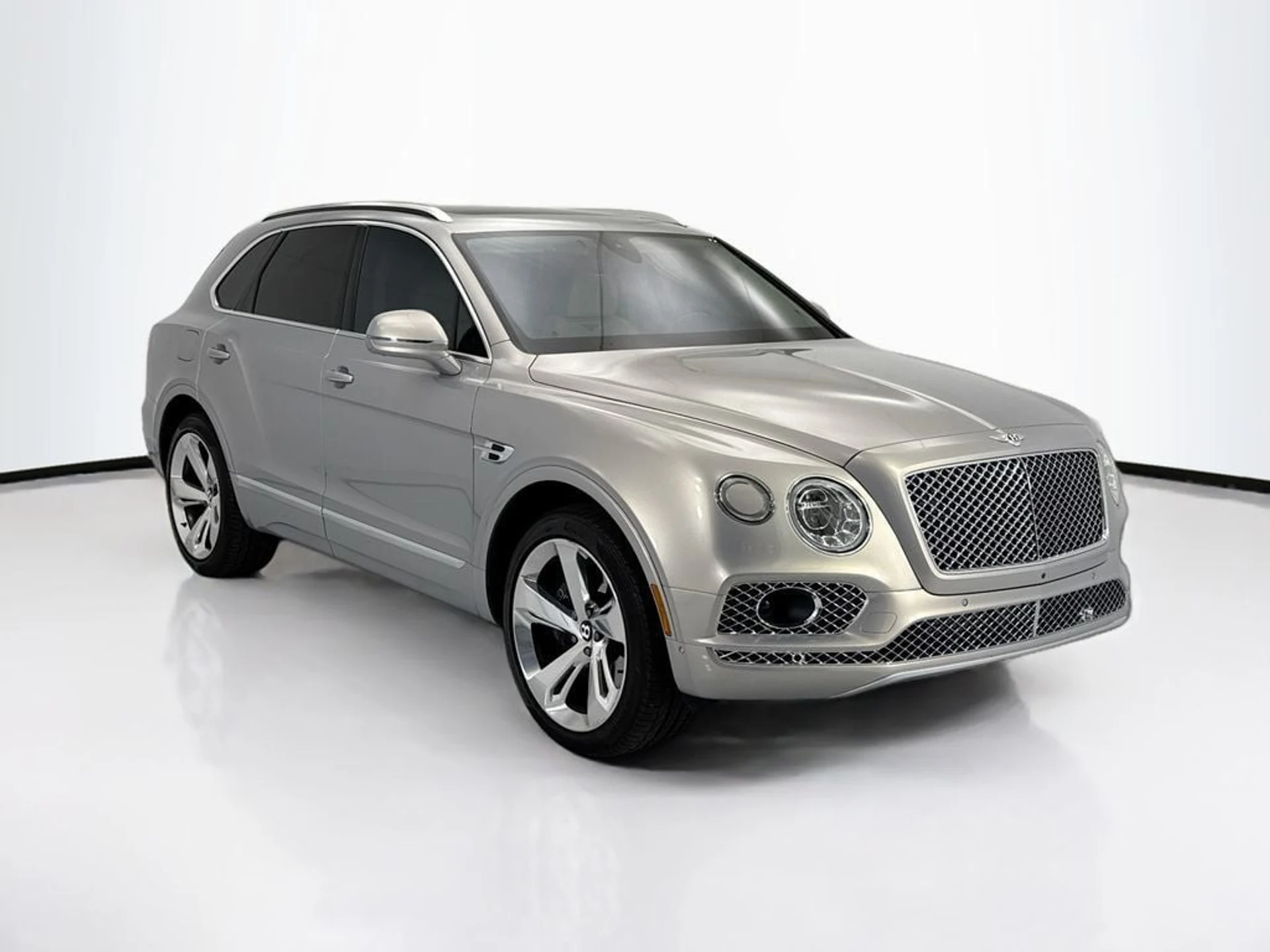mph002_3153199781_used_2018_bentley_bentayga_8119_23013239_3_1024_ffd0c88e22
