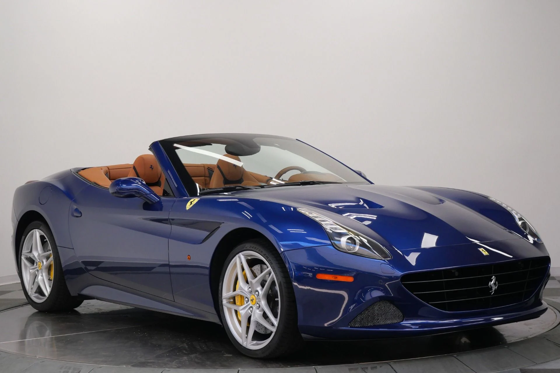 mph002_3159477150_Used_2017_Ferrari_California_T_553_Horsepower_Ventilated_Seats_Low_Miles_1780071789_4a15e1bc68