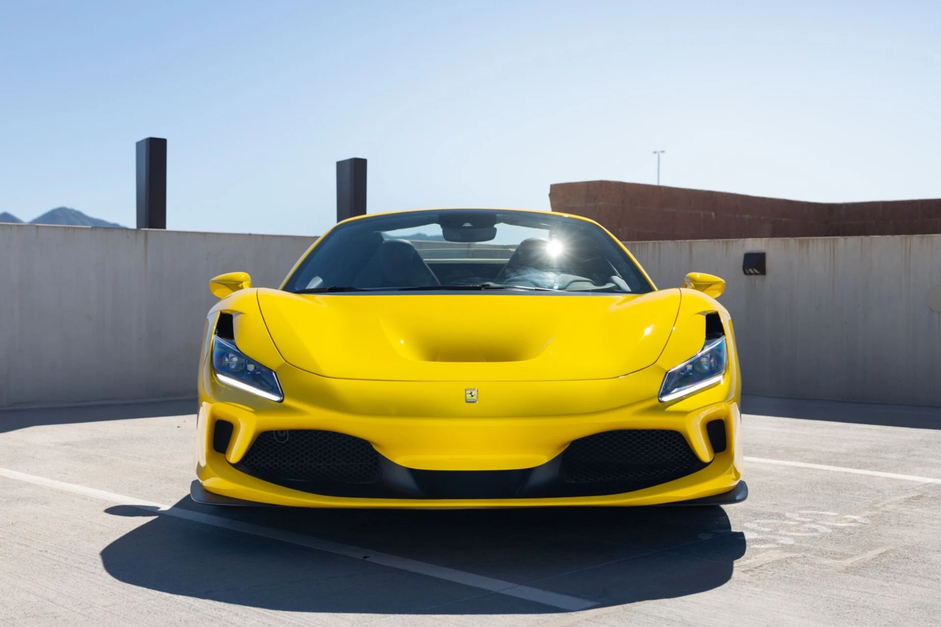 mph002_3162186188_Used_2022_Ferrari_F8_Spider_1790977692_fe9a97ae16